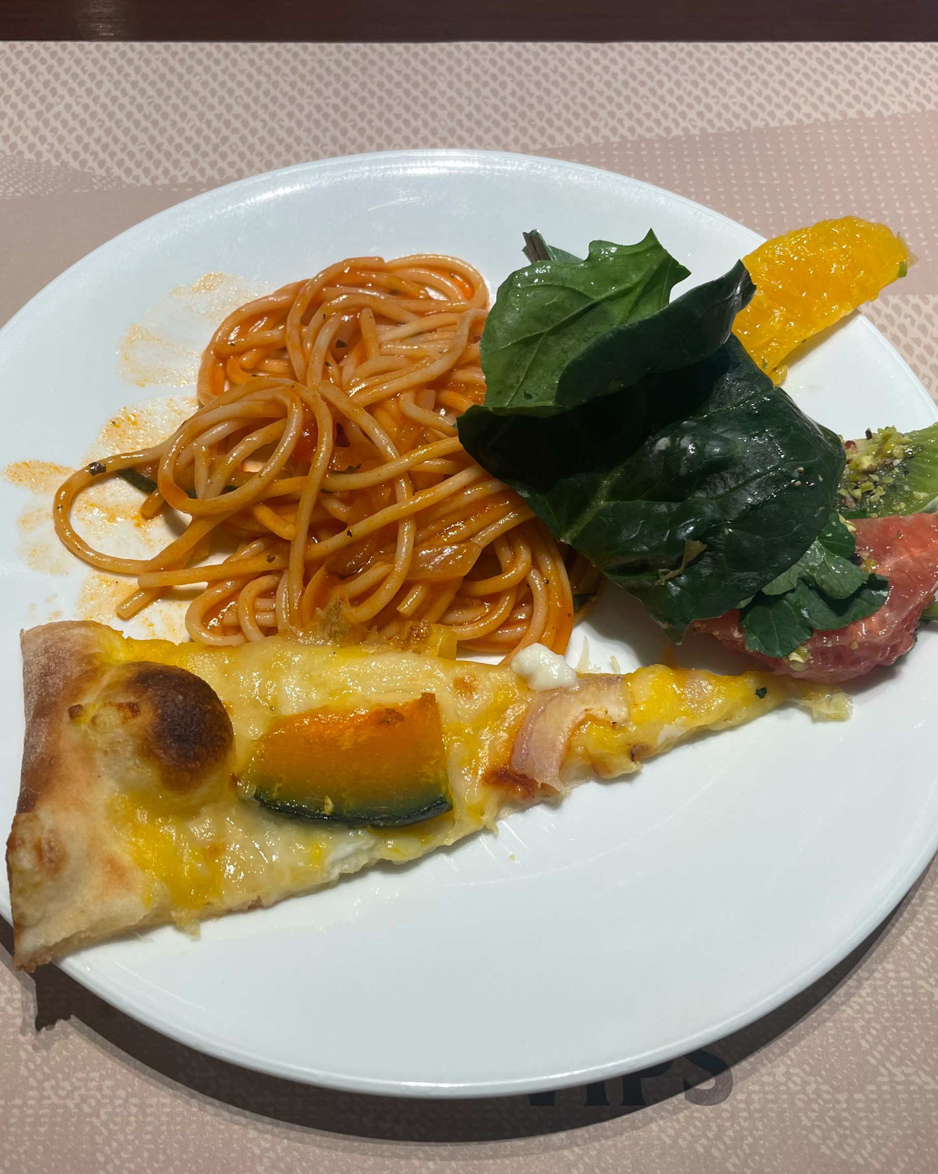 디너보단 메뉴가 다양하진 않지만 와인 맥주 무한 제공이 좋아요. - 테크노파크역 맛집 빕스 송도점