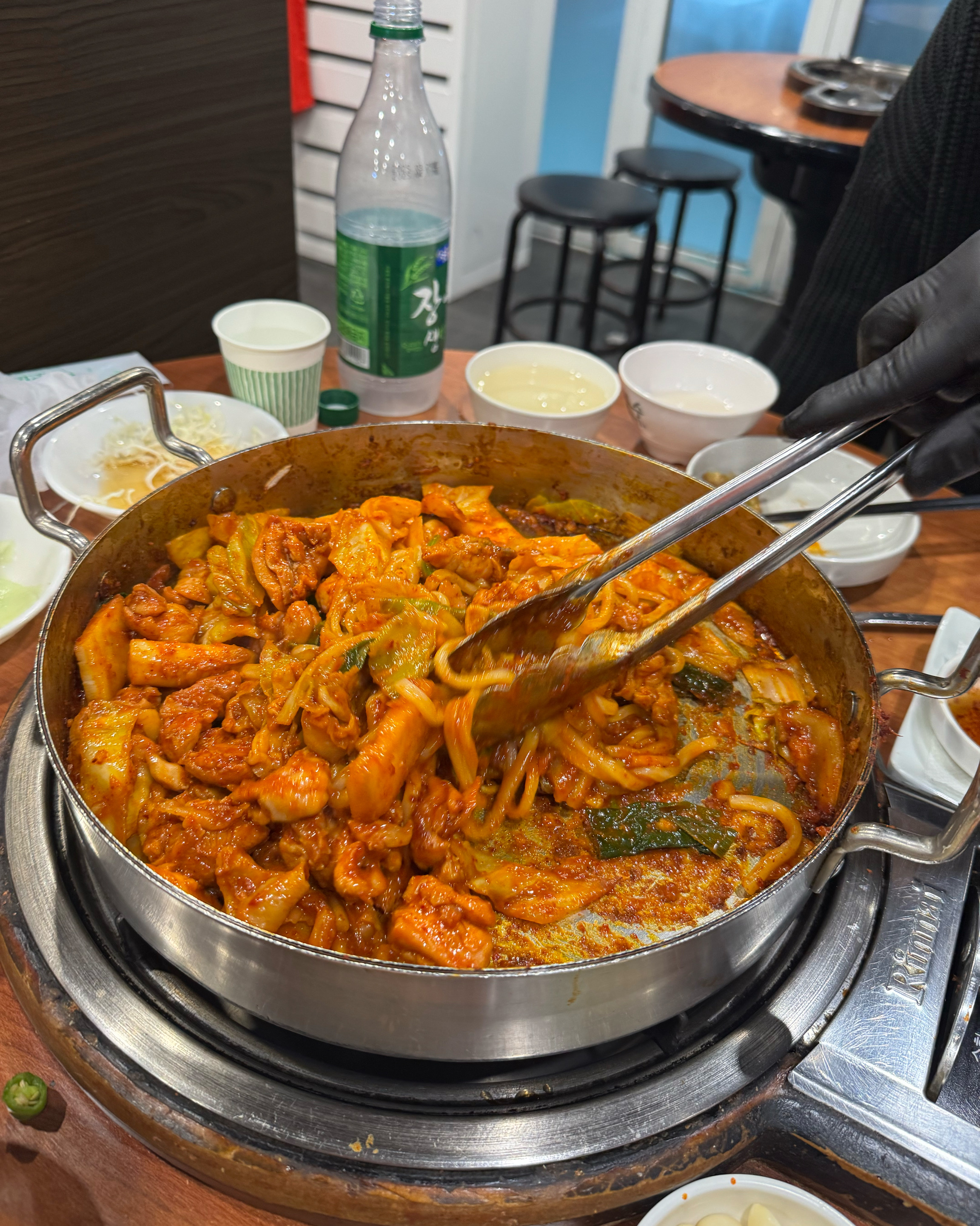 진짜 너무너무 맛있어요!!!!!! 진짜 고추튀김도 꼭 드셔보세요.. 강추…💕 - 천호동 맛집 신가네해물닭갈비