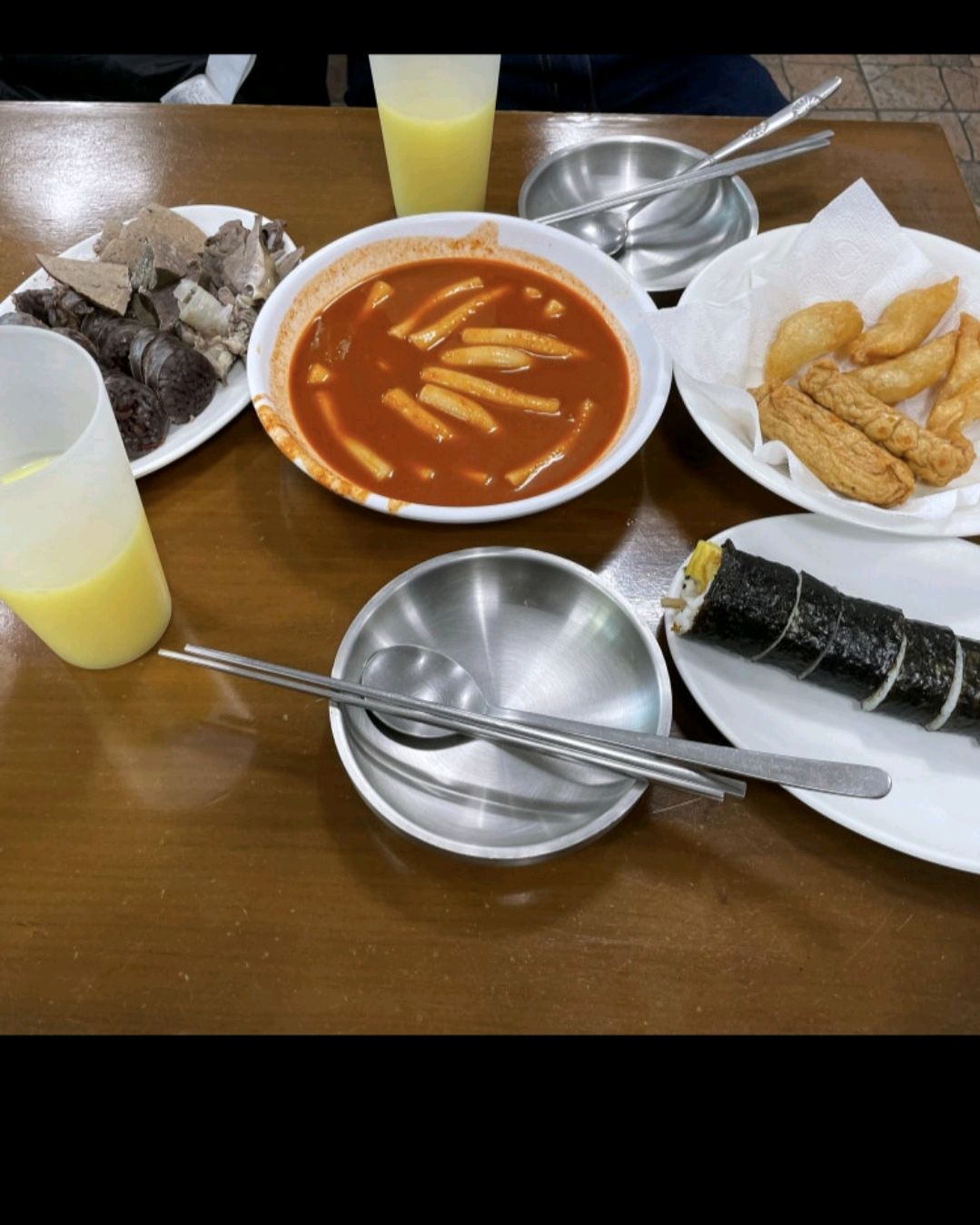 떡볶이 맵지만 자구 당기는맛 - 대구 맛집 윤옥연할매떡볶이 본점