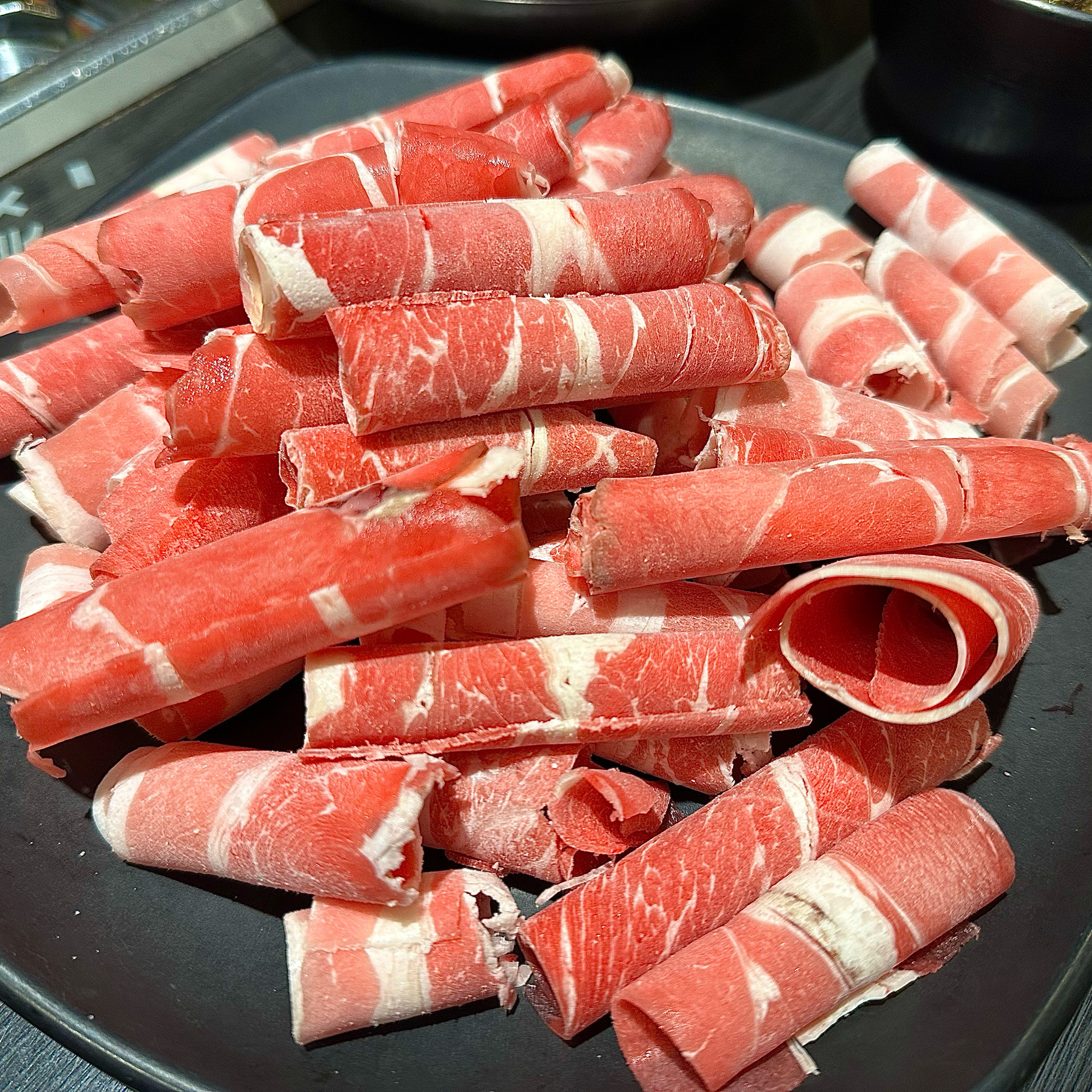 원래 샤브샤브나 월남쌈을 좋아하지않는데 다이어트때문에 채소 먹을겸 소화 잘되는 식당을 찾다