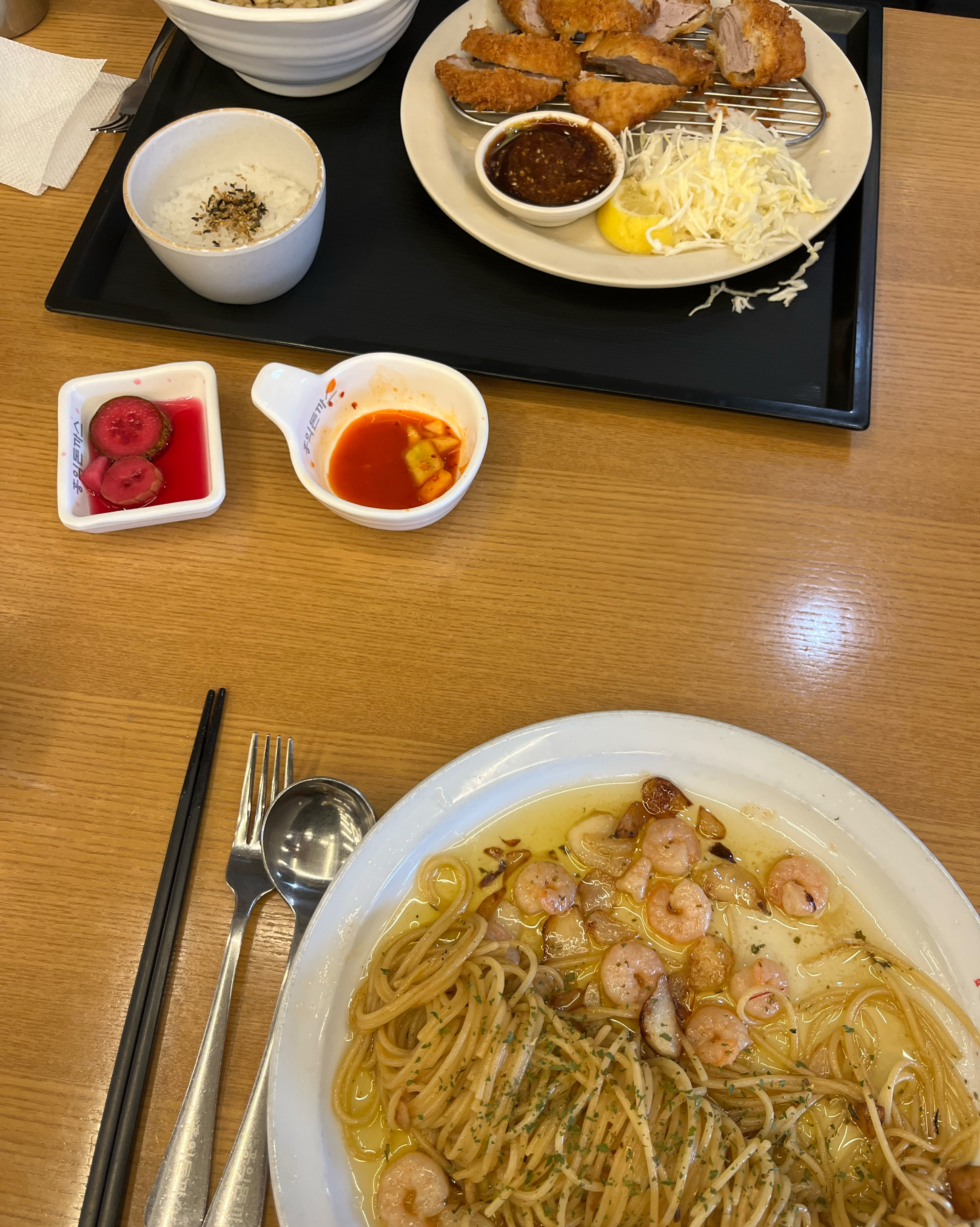 안심카츠랑 알리오올리오 파스타 먹었는데 안심카츠는 역시나 맛있었고 여기는 파스타가 진짜 미
