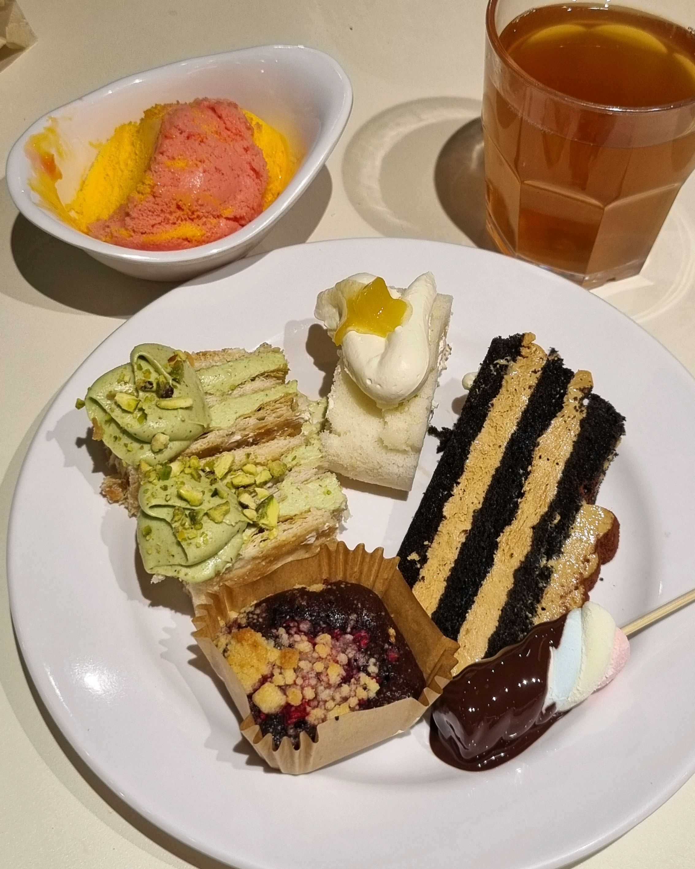 주말에 사람 많아서 피크타임에는 대기가 좀 있지만 - 인천 송도 맛집 애슐리퀸즈 송도트리플스트리트점