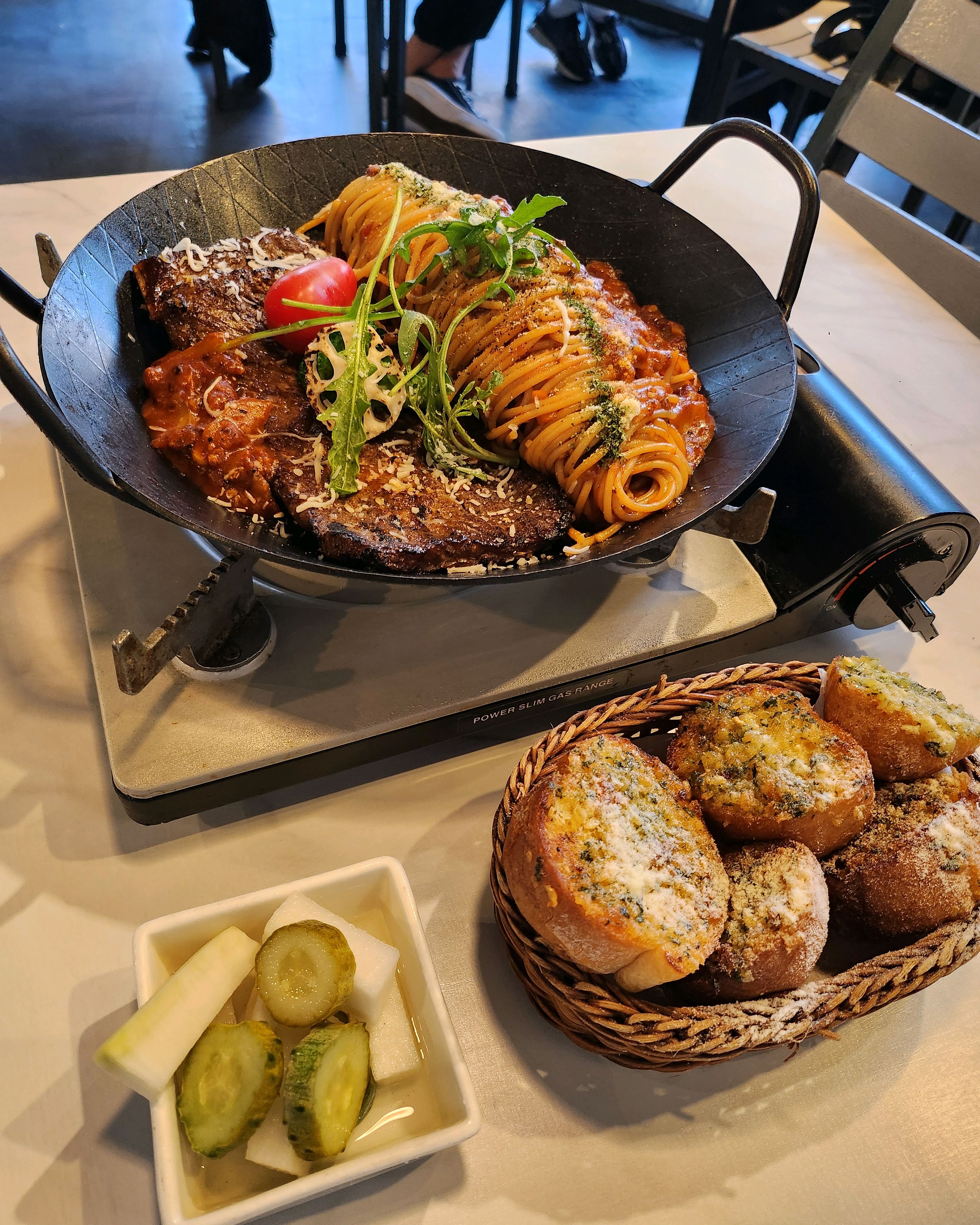 진짜진짜 너무 맛있어요!!! 이게 계속 생각나는 맛이라 분기별로 계속 먹으러 오게돼요❤️