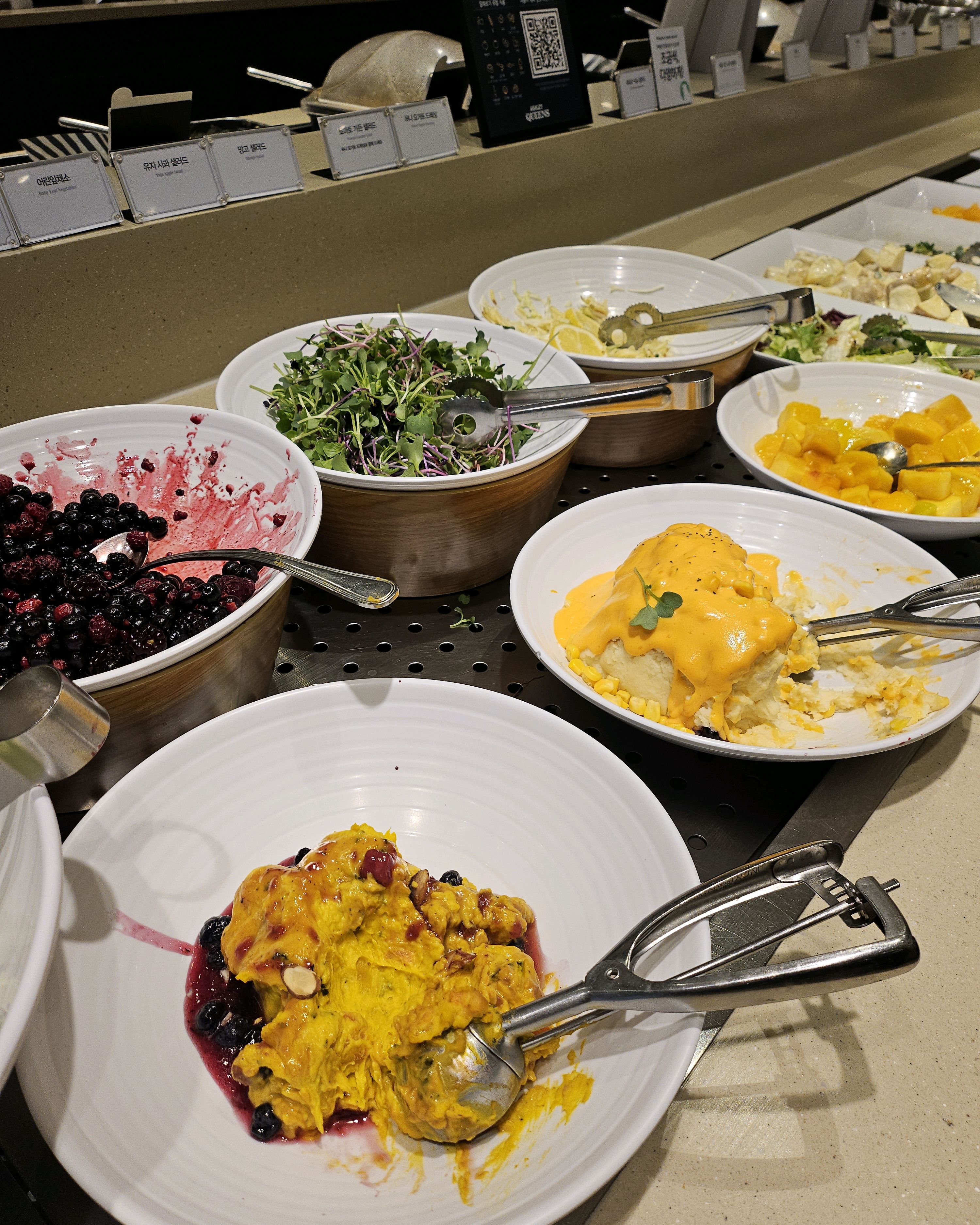 제 생일이라 친구들하고 점심 먹으러 갔어요. - 비전동 맛집 애슐리퀸즈 뉴코아 평택점