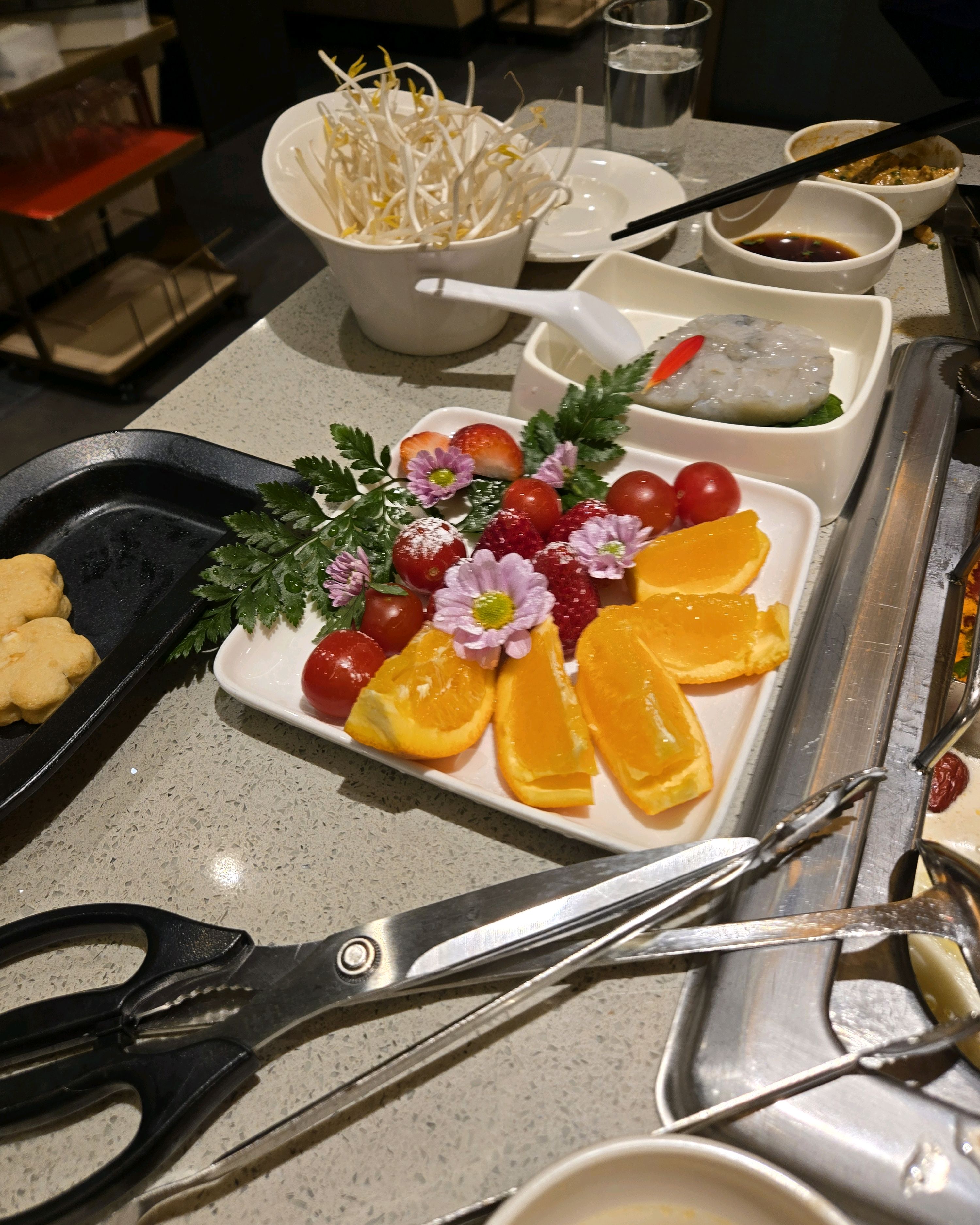 자주 방문하는데 직원중에 이연 이라는 여자직원분이 특히 친절해요. - 코엑스 맛집 하이디라오 COEX점