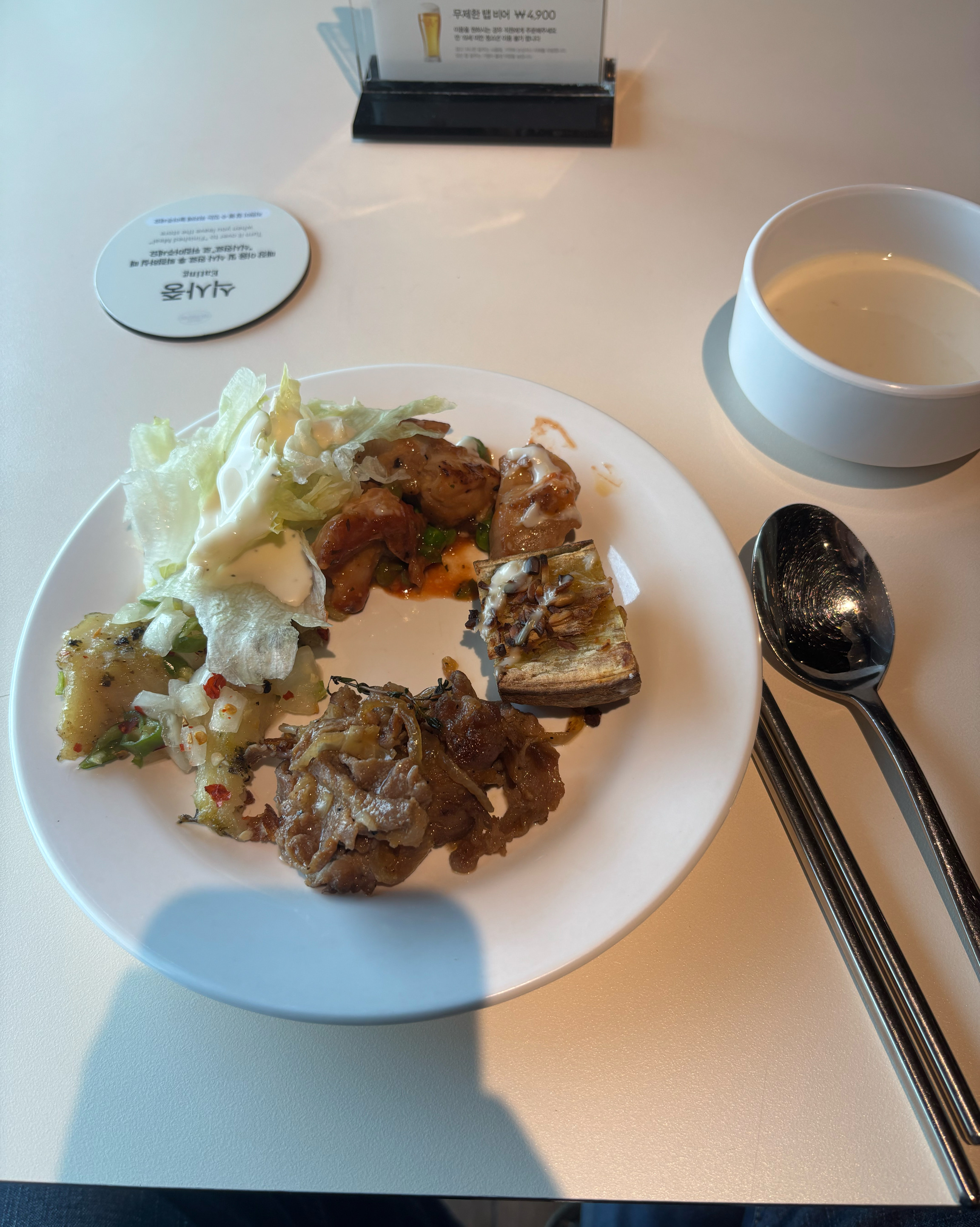 동네에 생겨서 가보았습니다 카운터 직원분 너무 친절하셔요ㅎㅎ - 수완지구 맛집 애슐리퀸즈 롯데아울렛 광주수완점