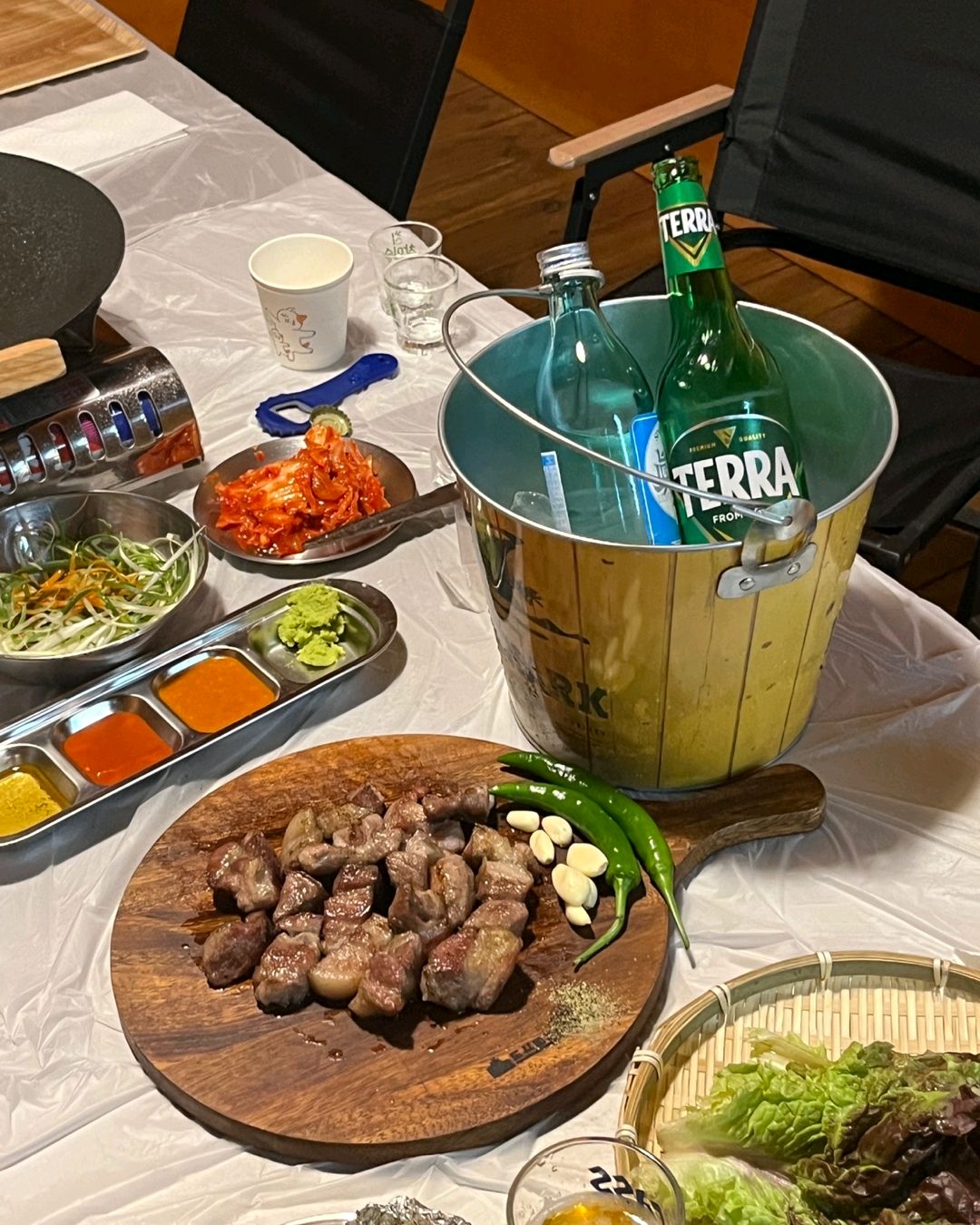 동네에 이런 가게가 있는지는 몰랐어요 지나가면서 분위기가 좋아 찾아보니 이색고깃집이 아니겠