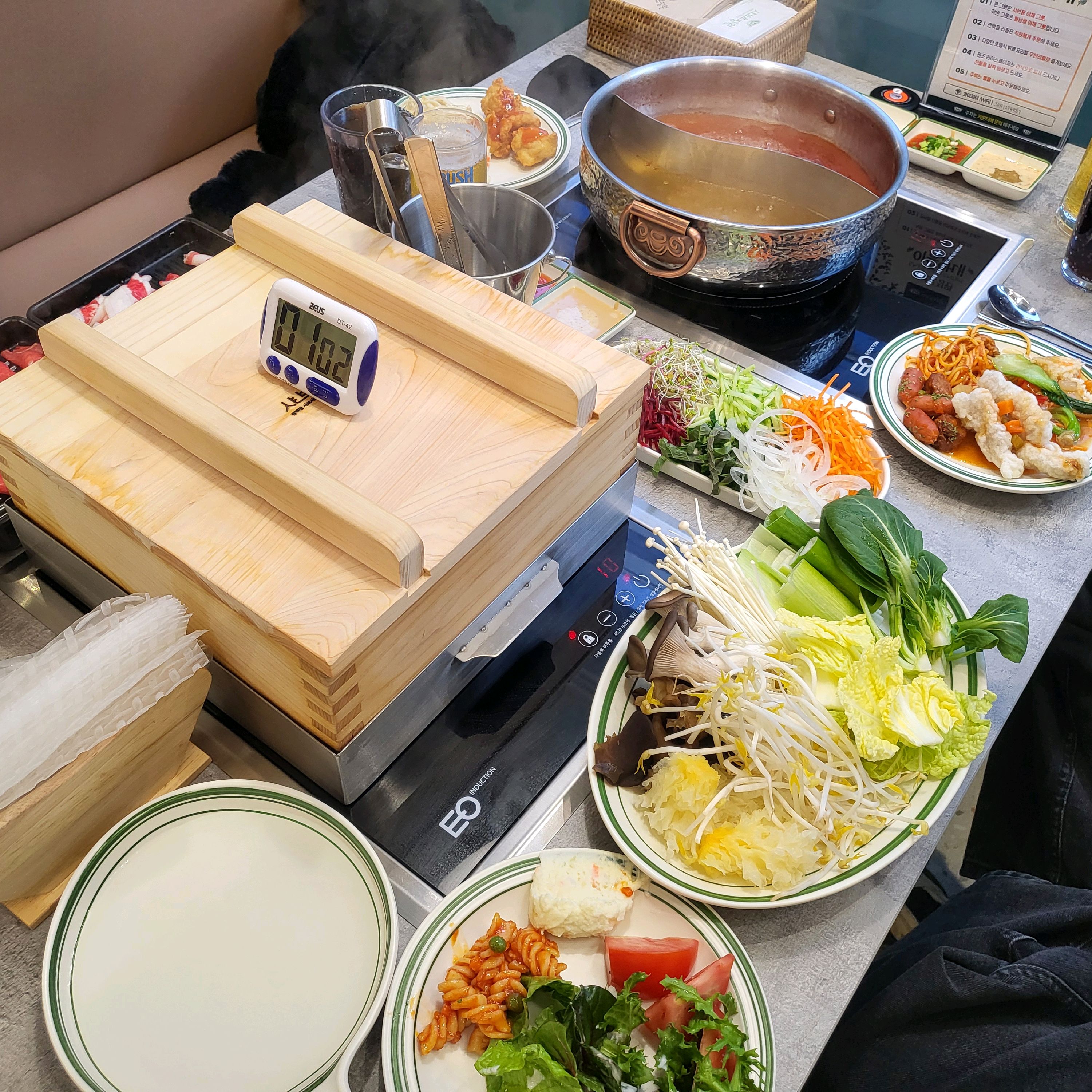 새로 오픈했다고해서 평일 저녁에 방문했는데 간만에 너무 만족스러운 식사하고갑니다 🫶🏻 일단