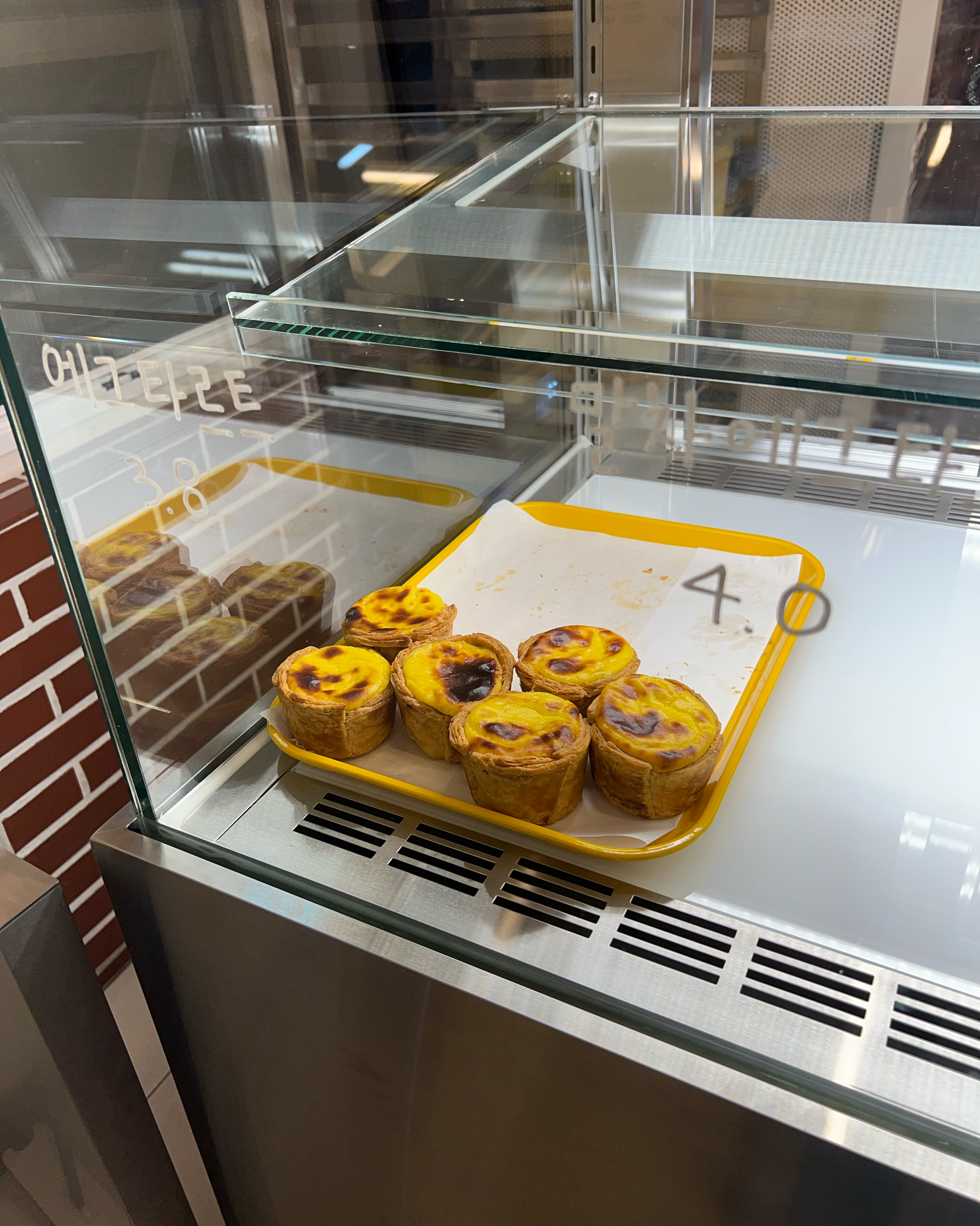 마감 30분 전에 갔는데 에그타르트만 남아있었어요! - 제주 맛집 베이커블