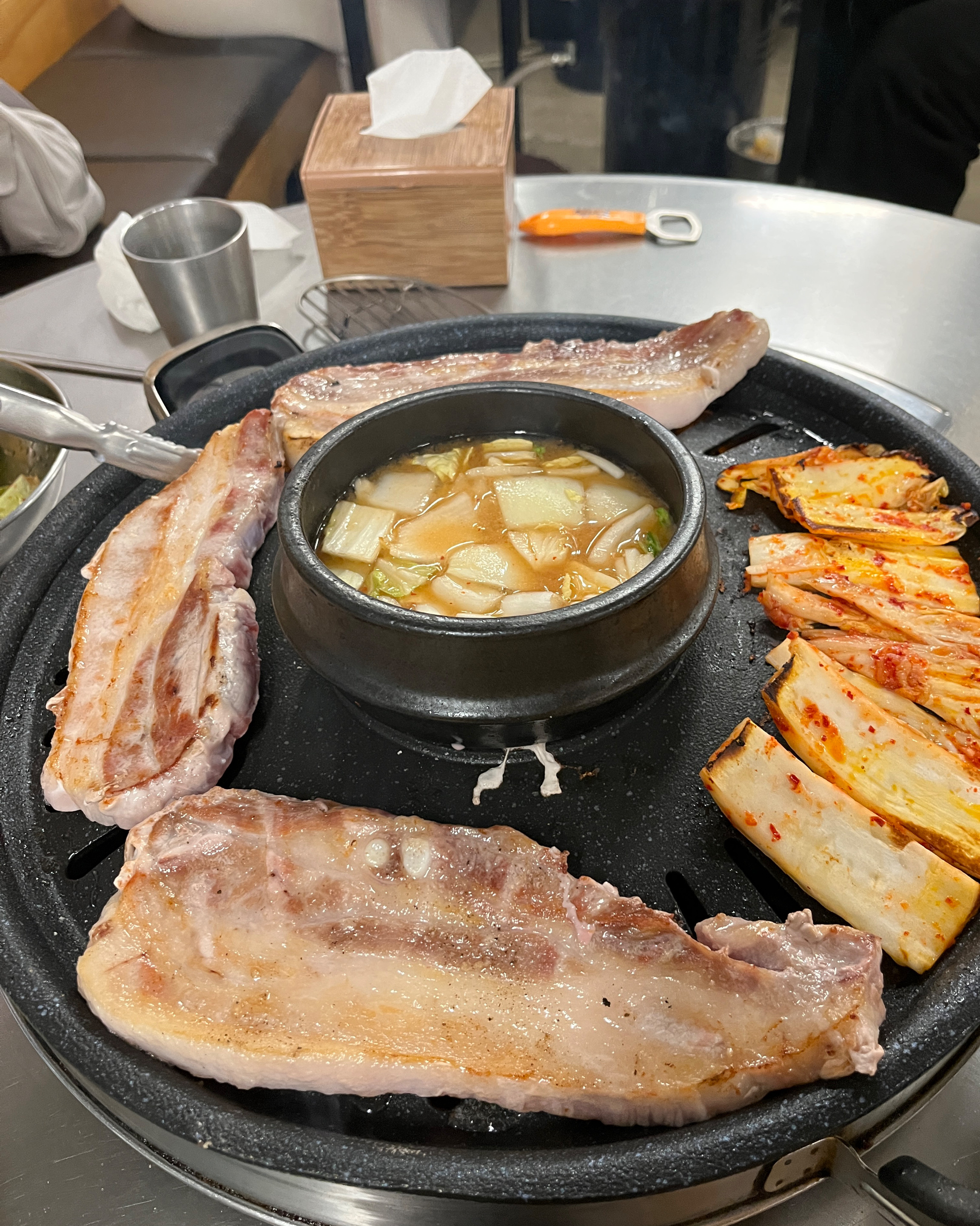 예전엔 셀프바에 양파슬라이스+절임소스 있었는데 없어졌어요ㅠ - 천호동 맛집 푸른목장 강동