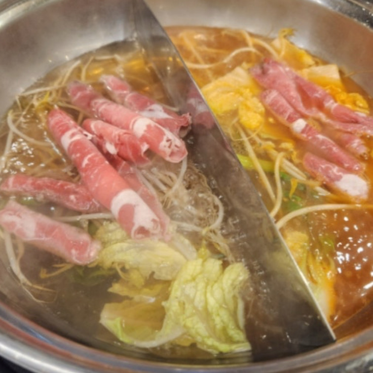 음식 맛있어요~고기추가 티켓으로 배부르게 먹었네요~후식 아이스크림까지! - 시흥능곡 맛집 소담촌 시흥능곡점