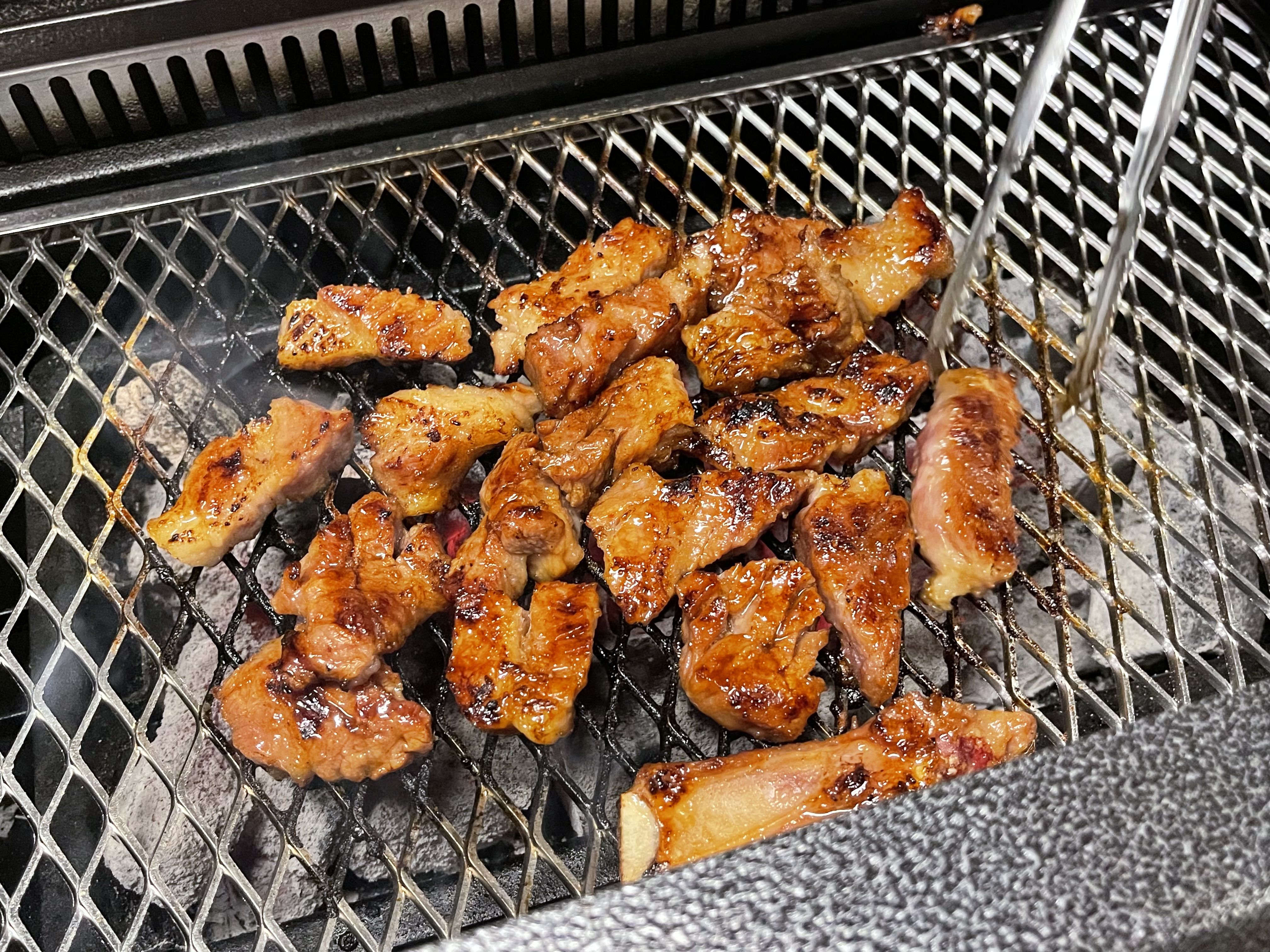 생고기도 맛있고 양념갈비도 너무너무 맛있어요!! 제주도 최고의 고기 맛집 인정!! - 제주 맛집 포크80 제주공항점