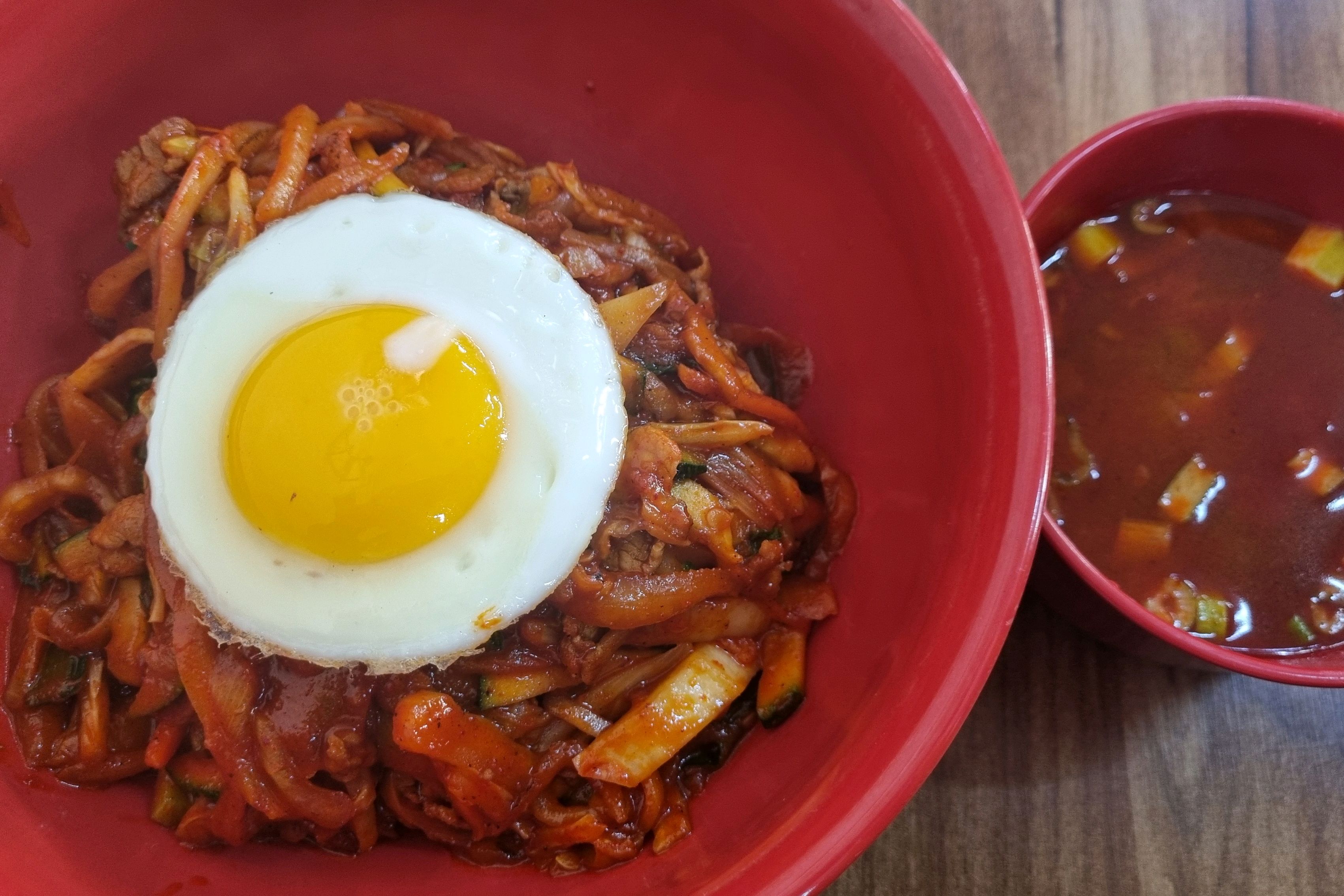예약하고 운좋게 바로 들어왔습니다 맛있게 먹었고 친절하고 양도 많고 다 좋았어요 ㅎ 자극적