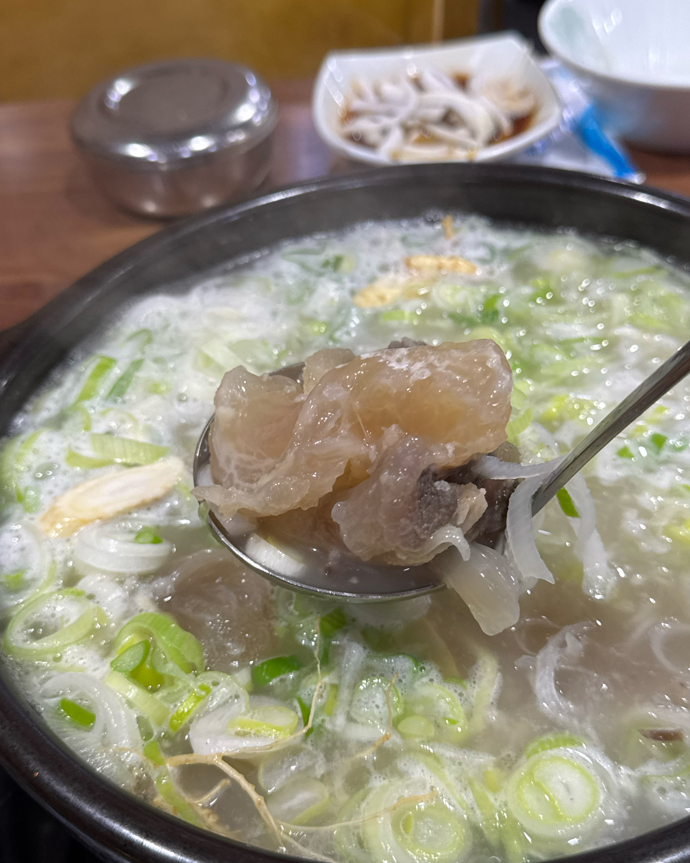사실 내장탕이런류를 좋아하진 않는데 이집은 다름.. - 권선동 맛집 아리랑도가니탕