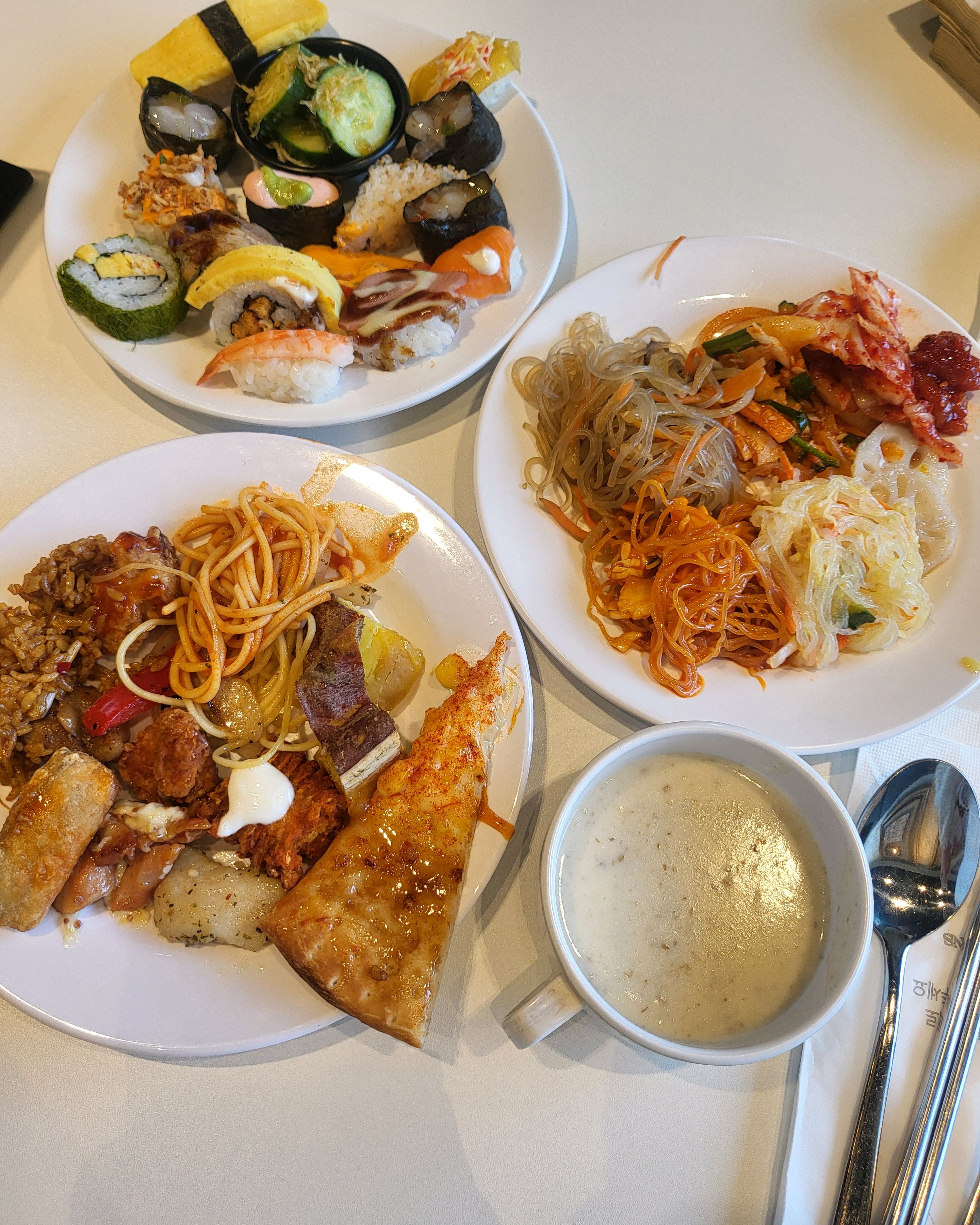 애슐리퀸즈런치 식사왔어요. 다양하게 여러가지 먹으니 좋아요. 맛있어요. - 고양 화정 맛집 애슐리퀸즈 화정점