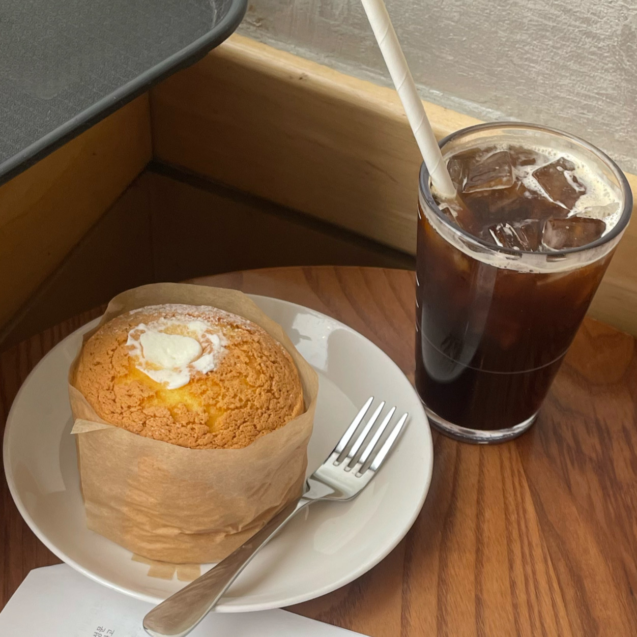 부산역점 스타벅스는 처음 가봤는데 생각보다 미니 규모라 조금 놀랬어요 ..! 그래도 빵이랑