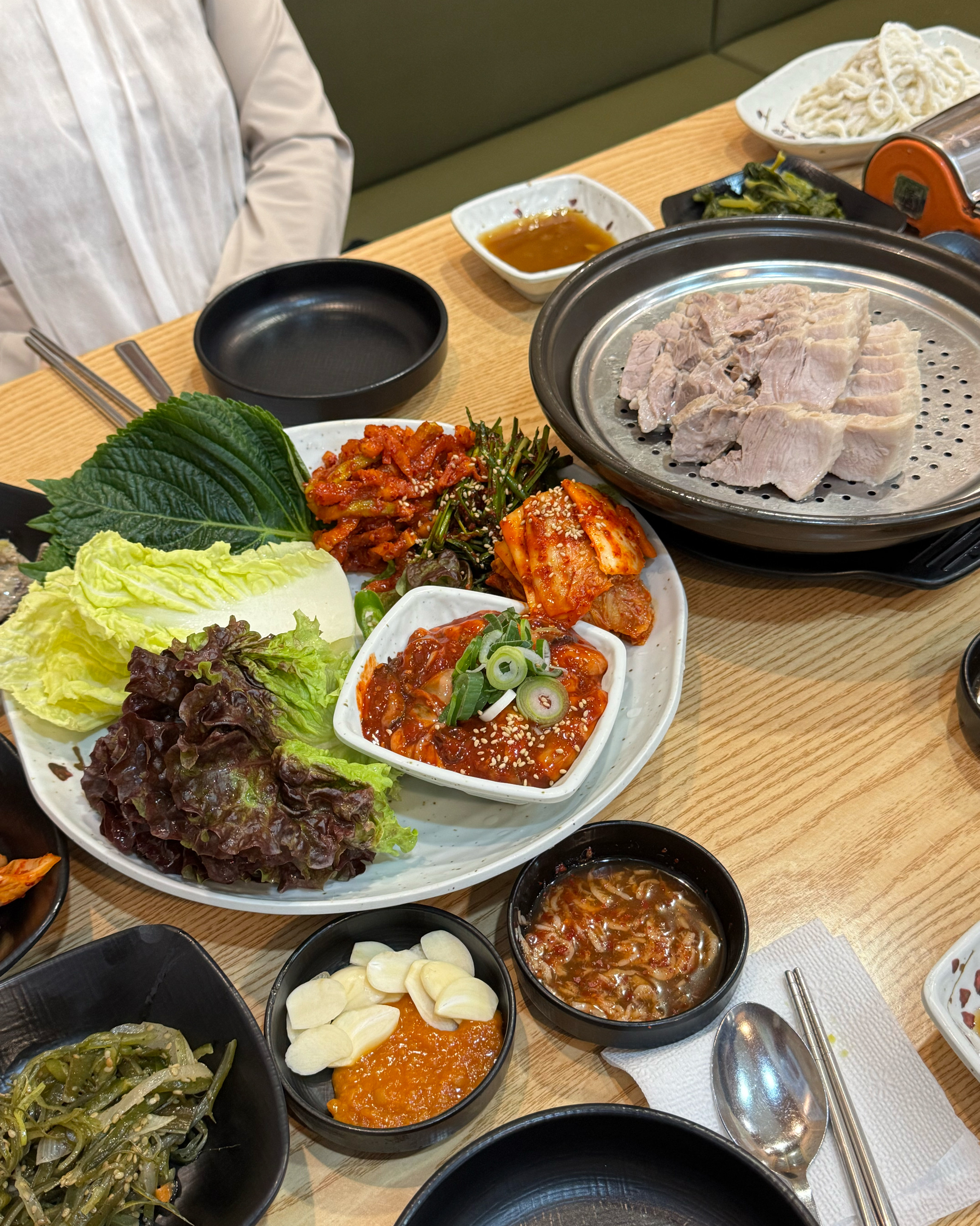 지인의 추천을 받아 방문했어요 - 안양 맛집 뽕나무집 보쌈 만두전골