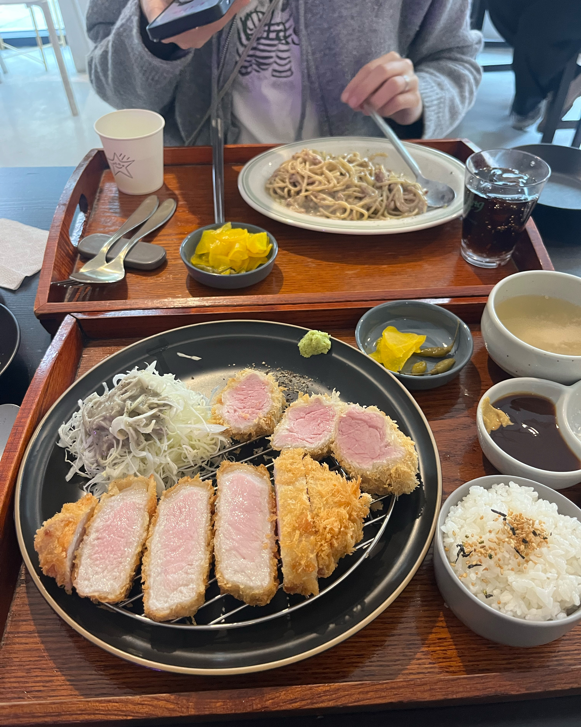 미친!!!! 야들야들 돈까스와 꾸덕 파스타!! 너무 맛있잖아요~~~~~ 등심이 오또케 이런