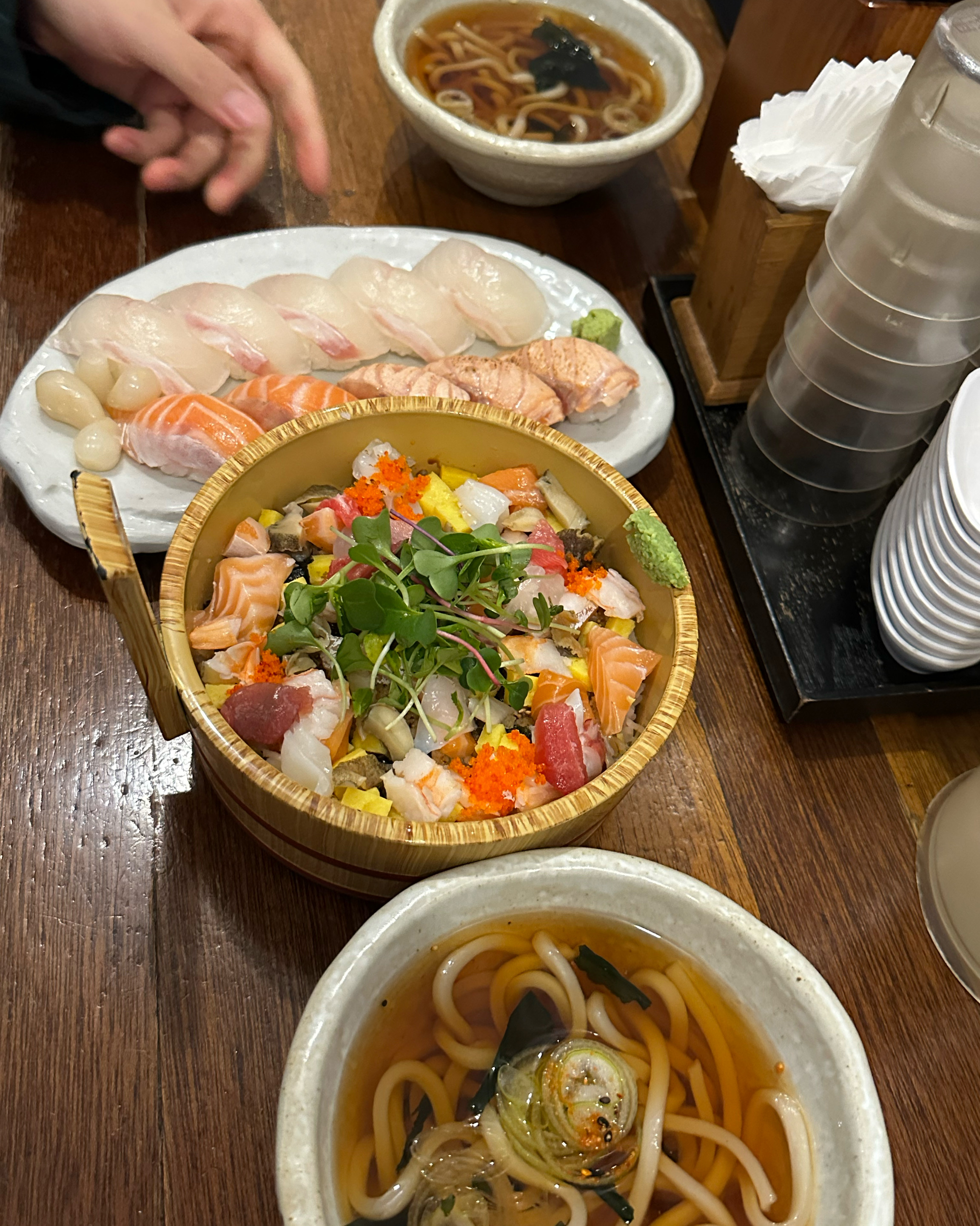 오랜만에 재방문했는데 여전히 맛있어요 ! 연어 굽기 가능하구, 광어 쫀득하니 맛나용 흐트러