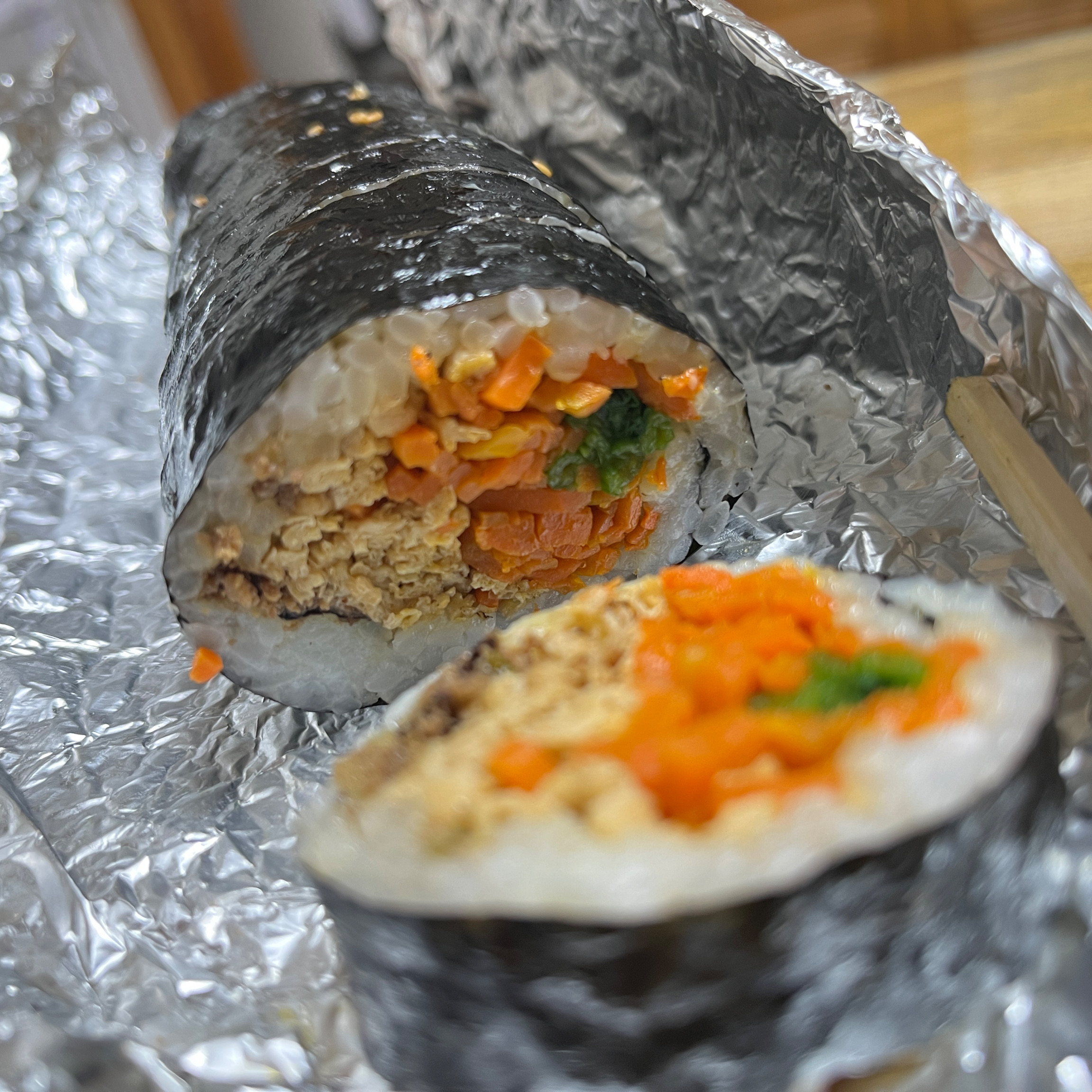 김밥 포장은 웨이팅없이 빠르게 바로 나오니 여전히 좋습니다 ㅎㅎ 오랜만에 먹으니 김밥도 너