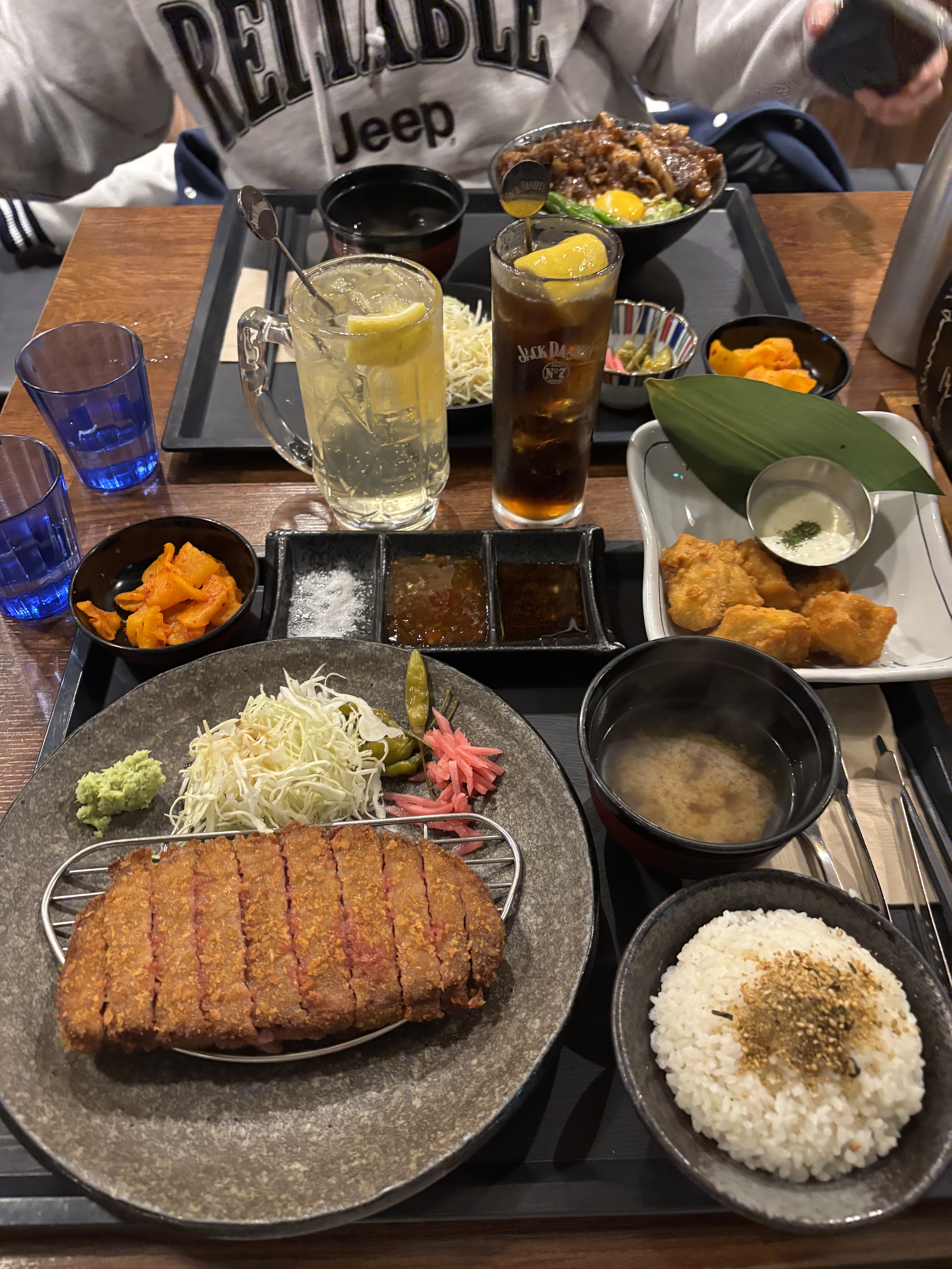 친구랑 오랜만에 보느라 막 식당을 찾다가 여기가 보여서 왔어요. 근데 처음 왔는데 매우 맛