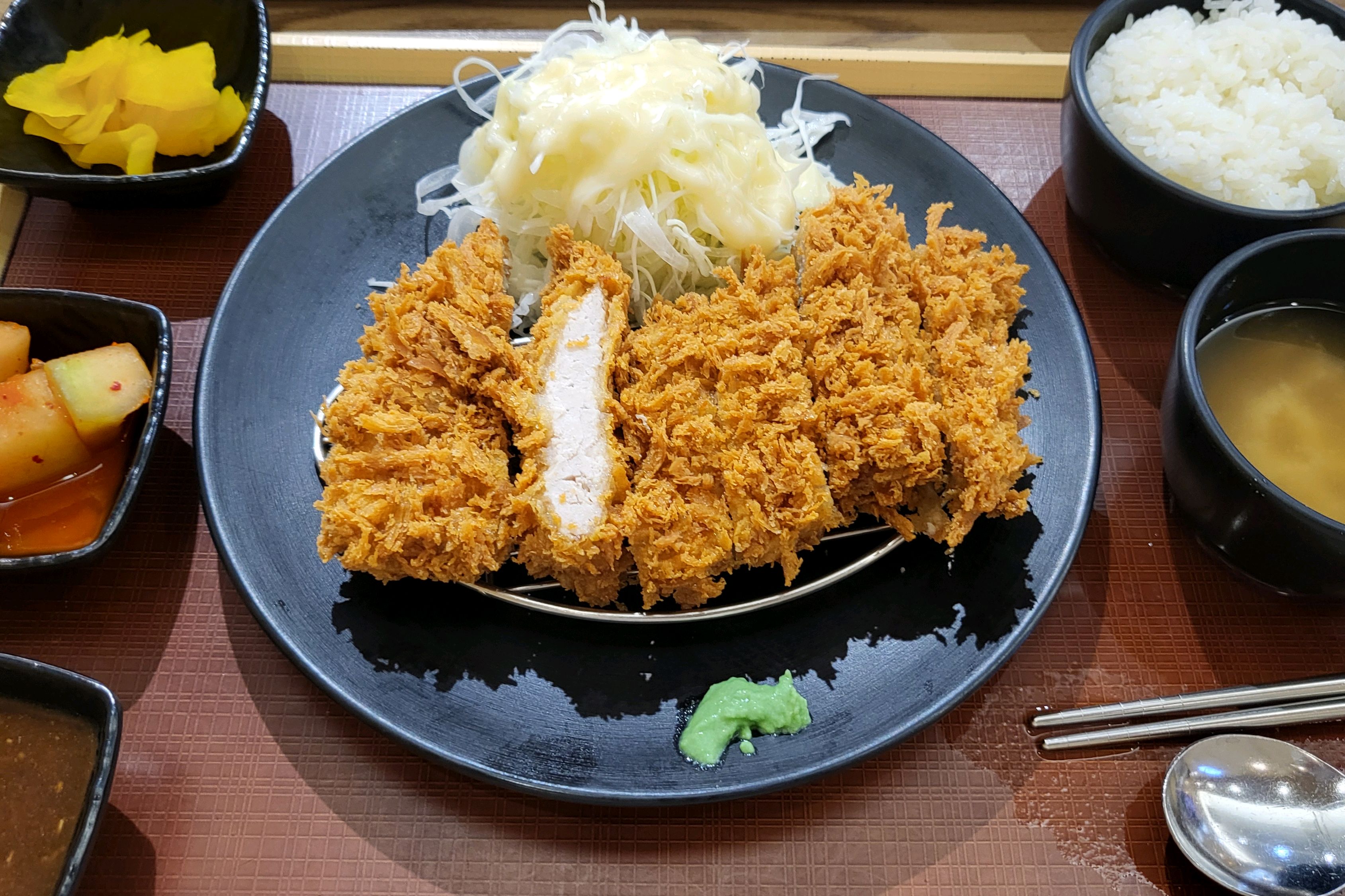 카레가 진짜맛있고 돈까스가 엄청 바삭해요♡ - 제주 맛집 연돈
