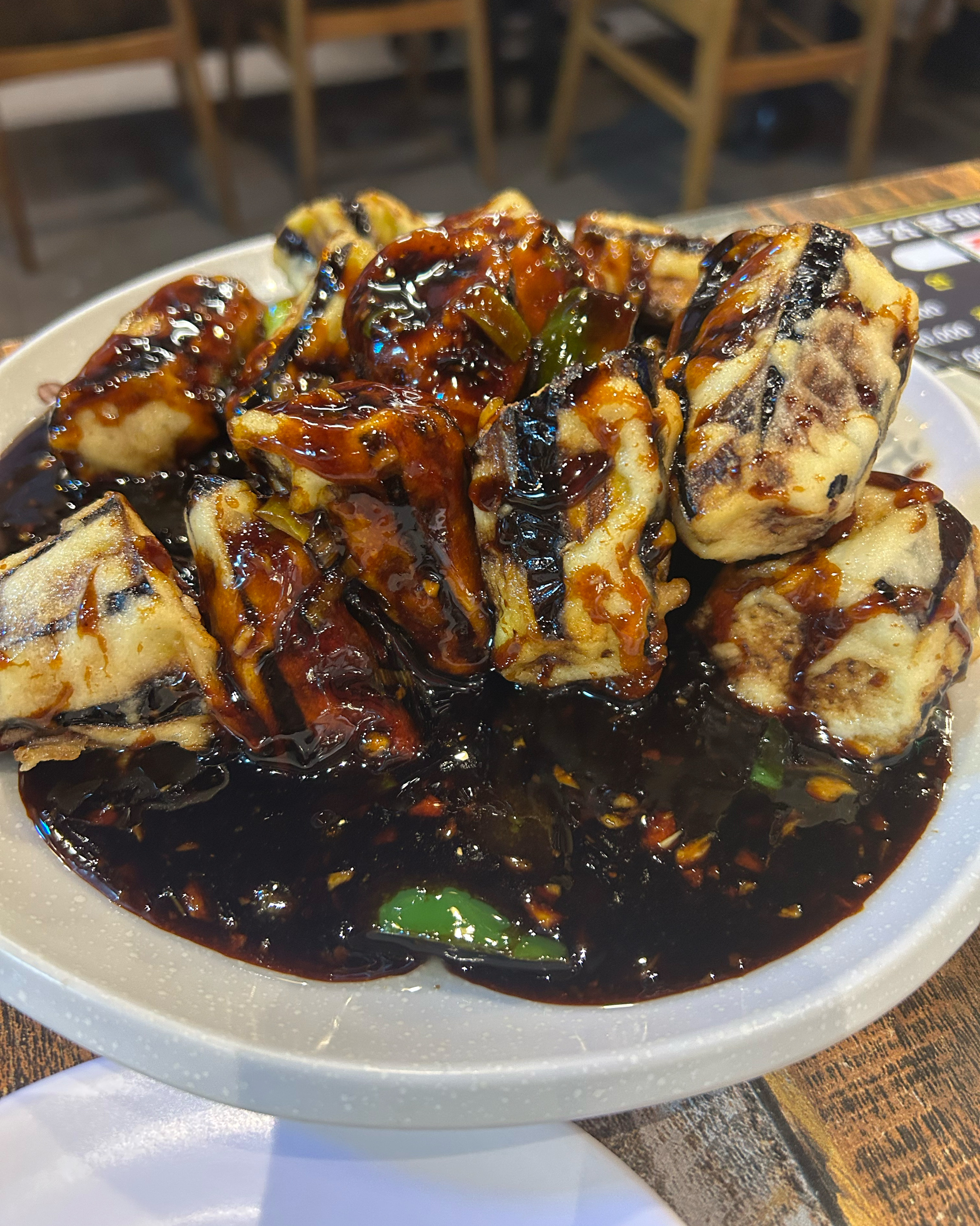 이사 오기 전에는 성성동에서 주로 먹었는데 두곳다 맛있고 요리들 깔끔해요 특히 서비스로 주