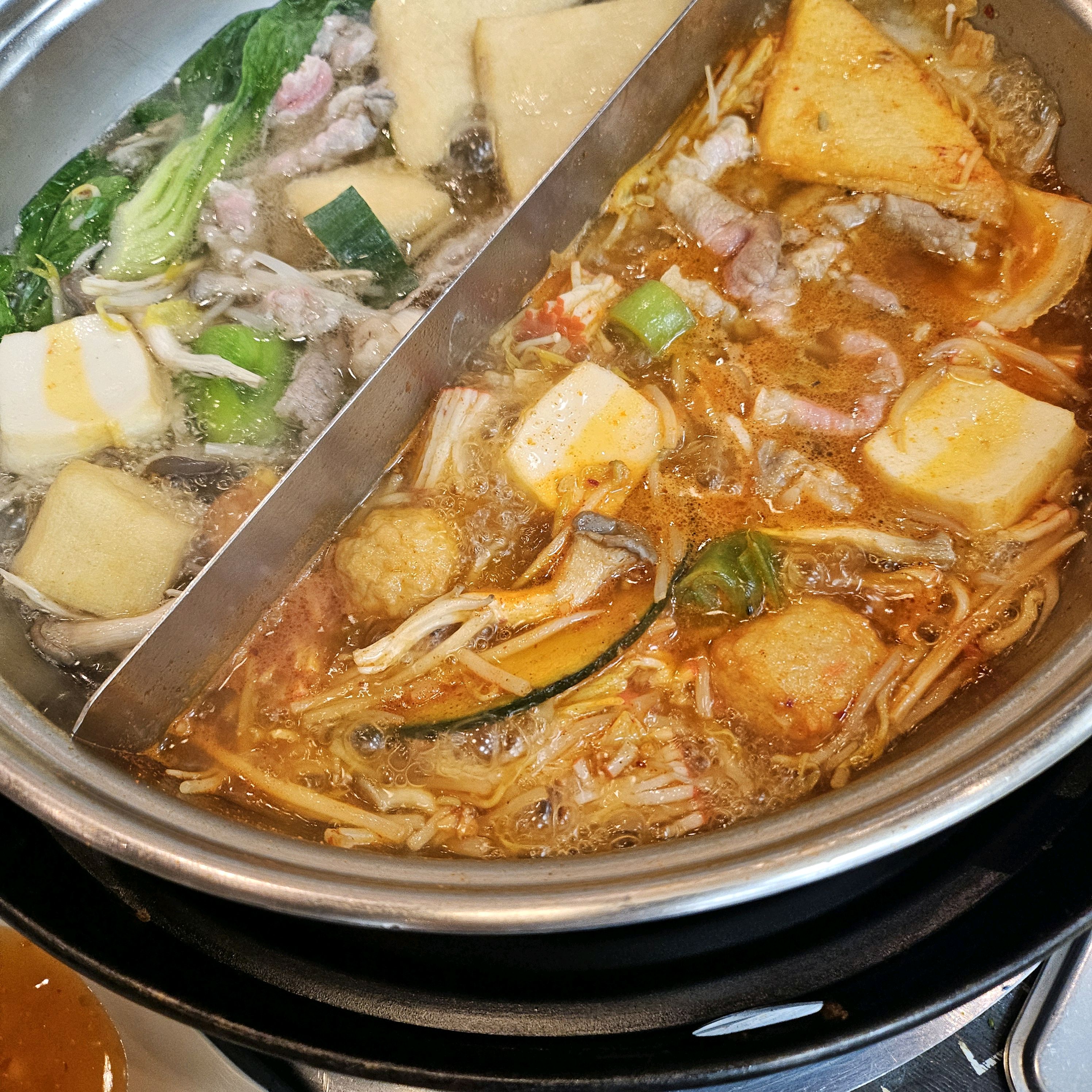 야채를 골고루 먹을 수 있고 칼국수 밥도 볶아 먹을 수 있어 좋았어요 - 주엽역 맛집 소담촌 주엽점