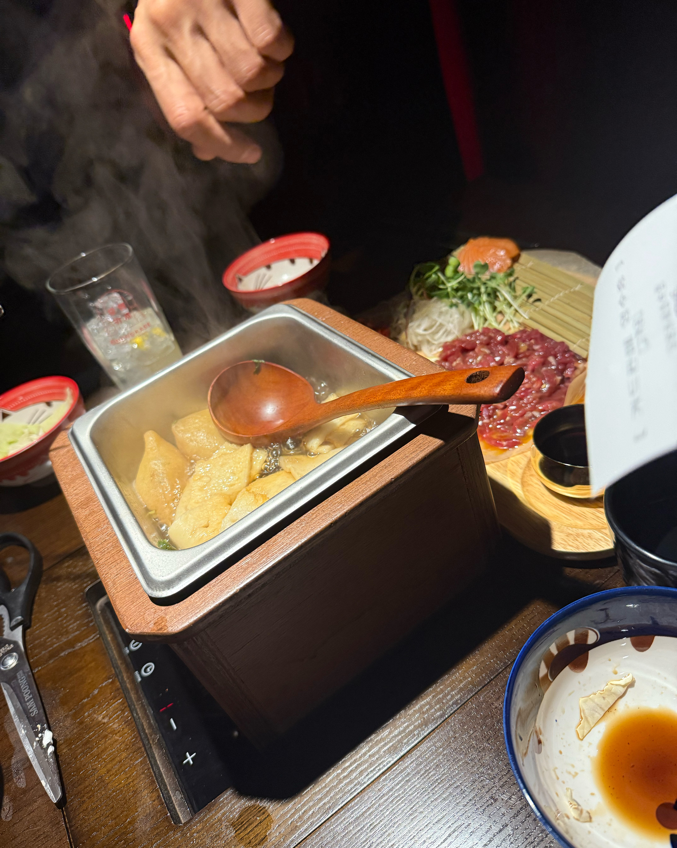 진짜 맛있어요!!분위기도 너무좋고..멋진사장님(?)께서도 너무너무 친절하세요!!다음에 소개