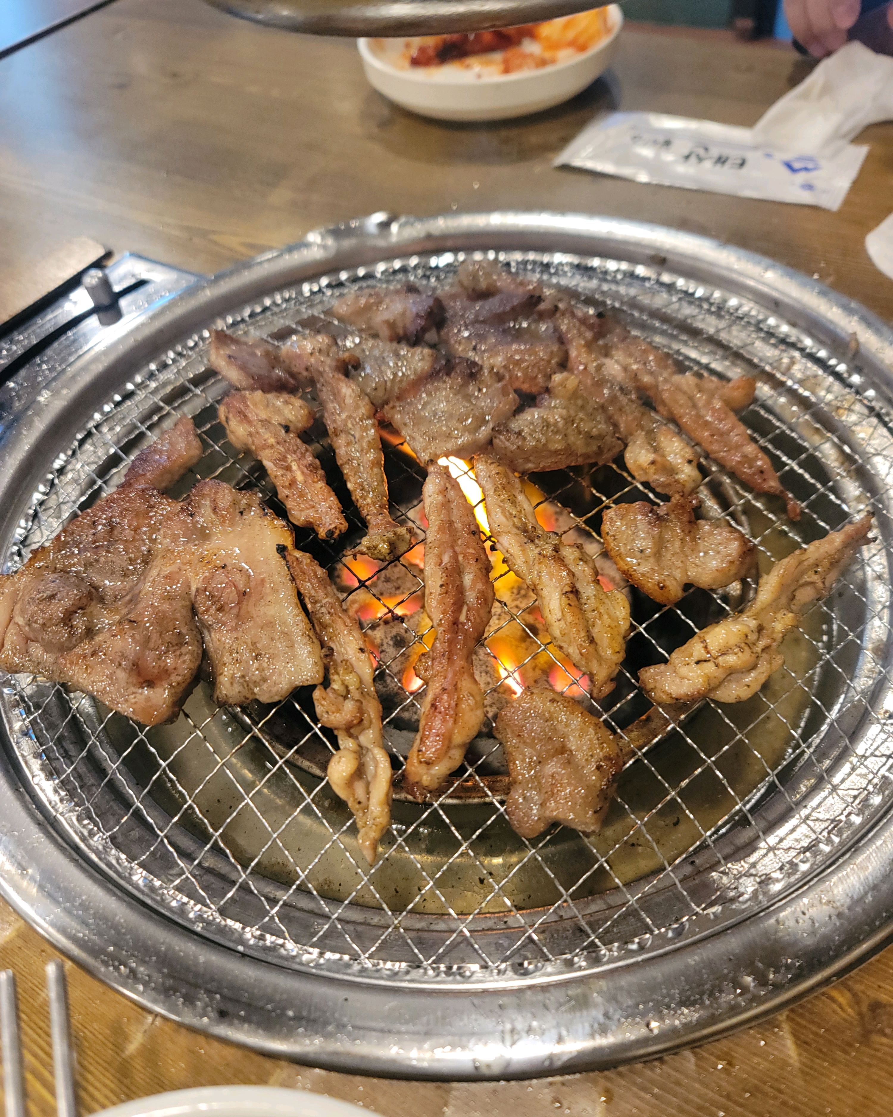 오픈 첫날에 왔다가 오랜만에 닭목살이 먹고 싶어서 갔는데 역시 너무 맛있네요!!그리고갈비도