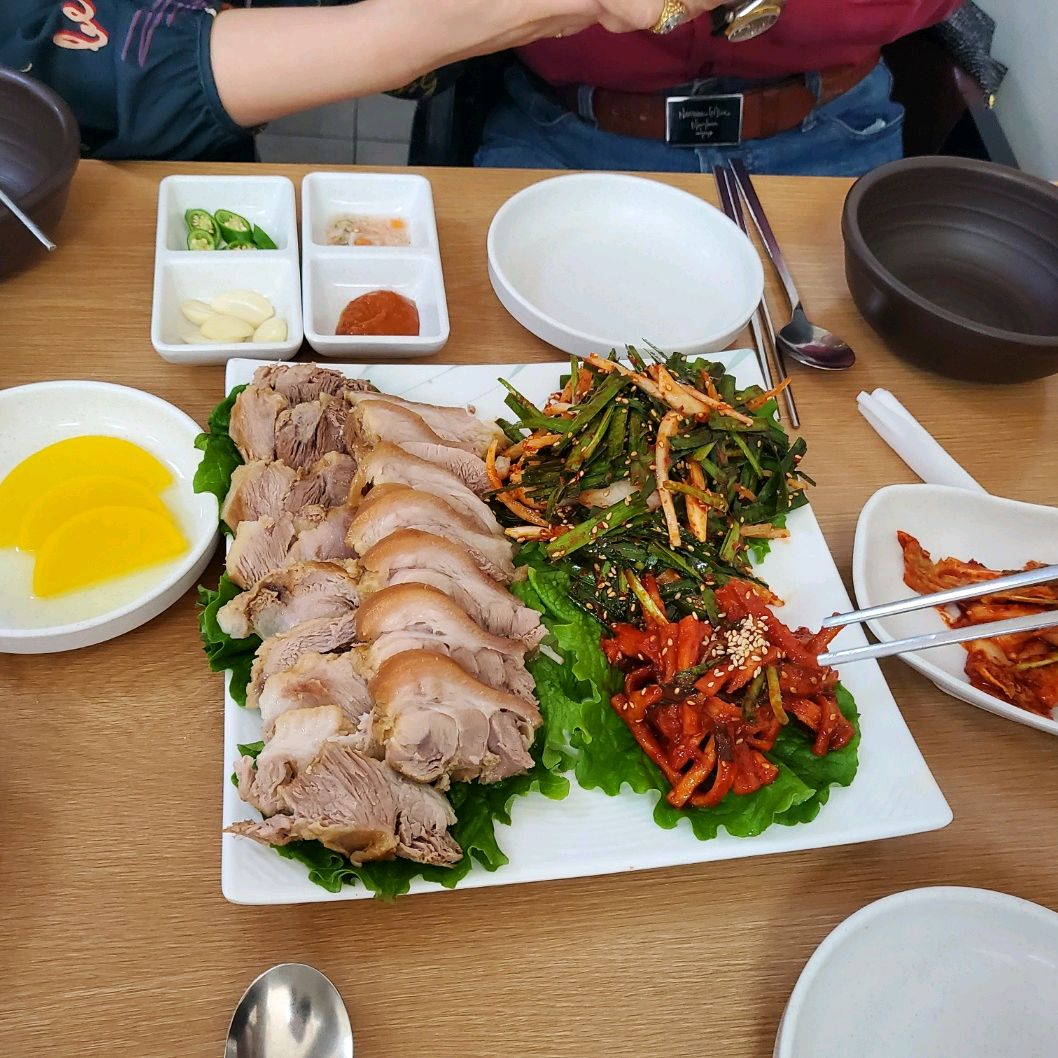 맛 좋고 푸짐하네요. - 대전 맛집 신선 칼국수