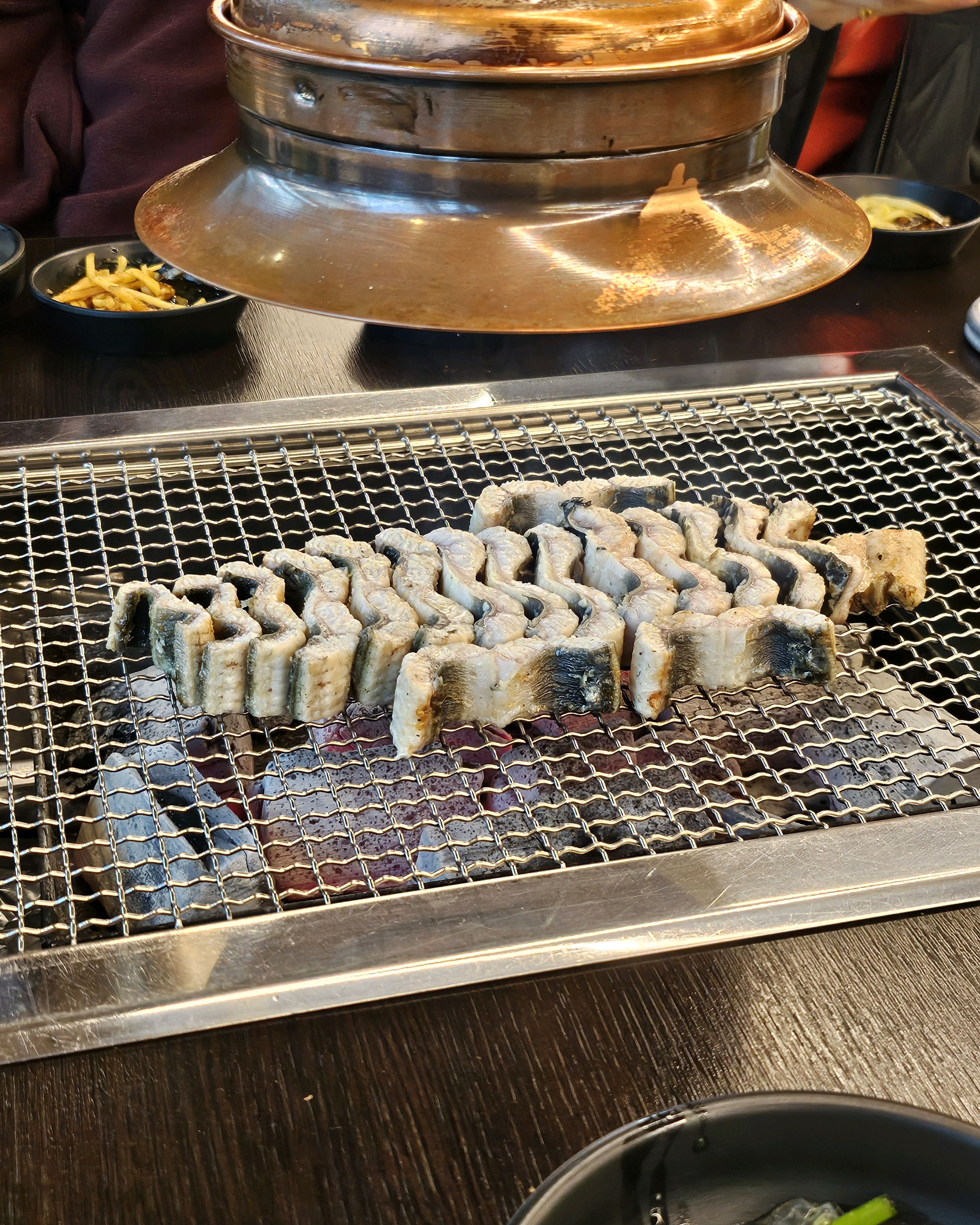 장어 잔가시때문에 잘 안먹는데 여기는 너무 쫄깃하고 맛있어요!! 추천합니당 - 인천 맛집 장어촌