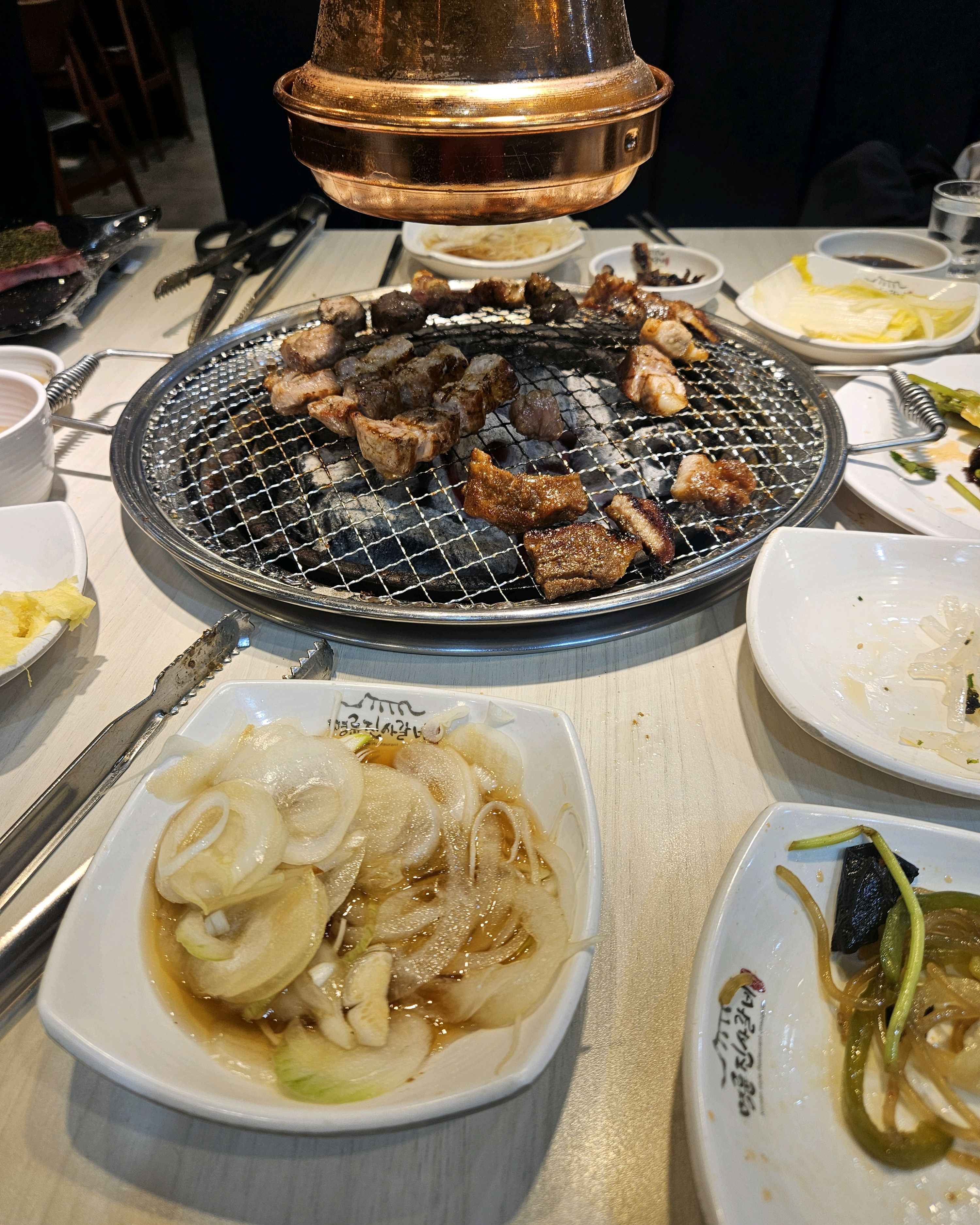고기도 맛있고 바에있는 고기도 잘 채워주시네요! 매장도 깔끔하고 친절하셔서 맛있게 잘 먹었
