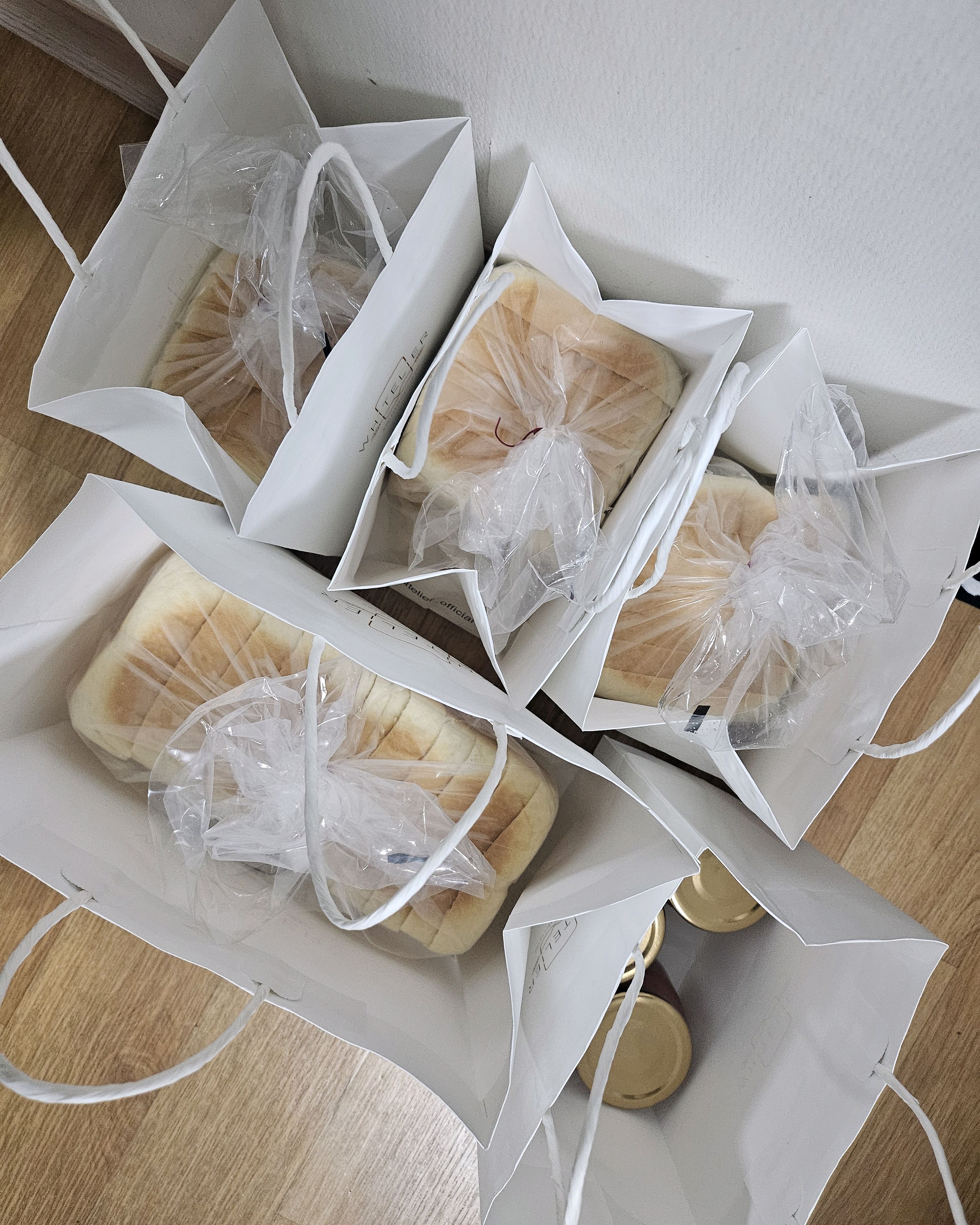 명품 식빵 - 수지 맛집 화이트리에 수지점