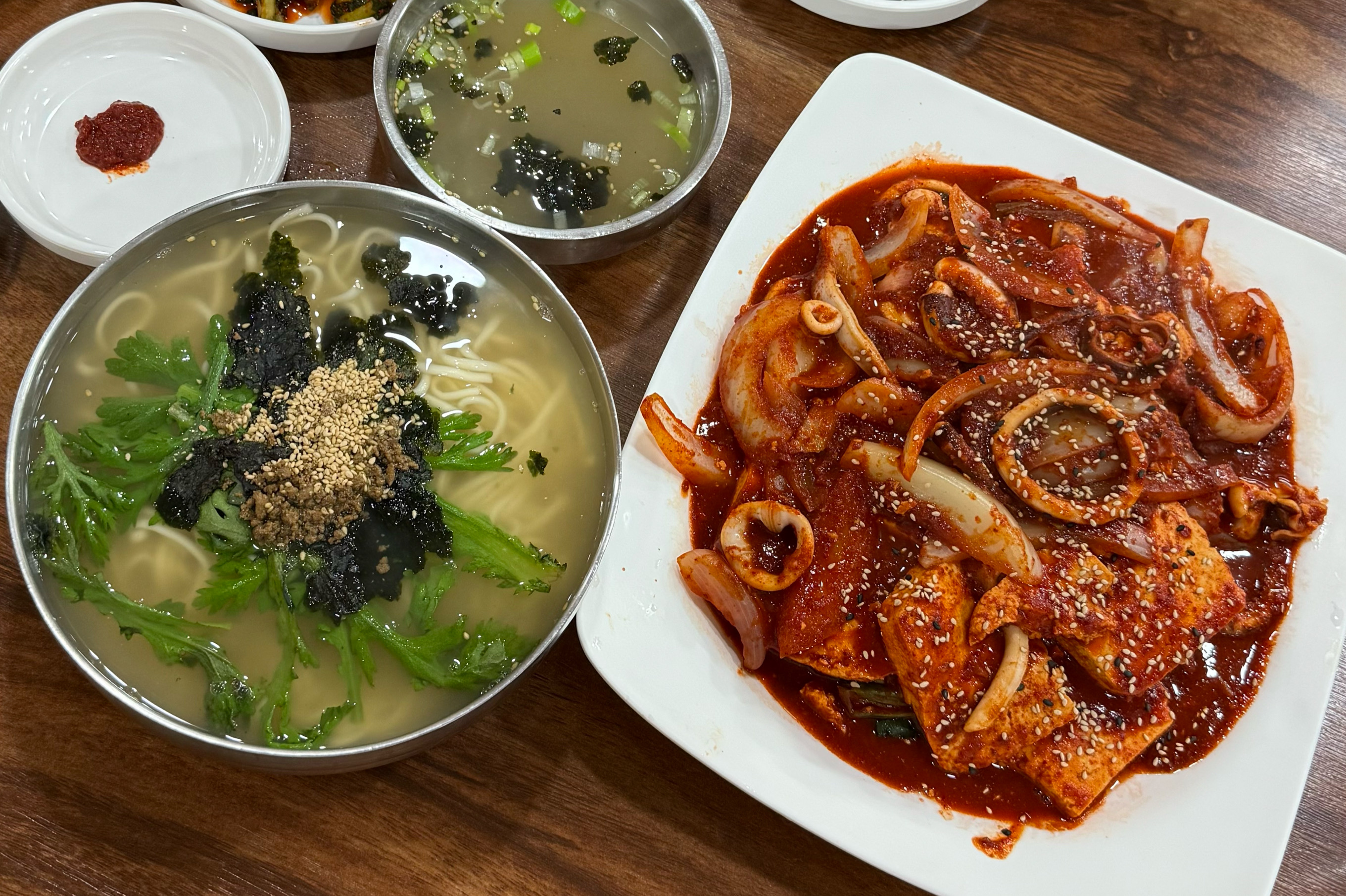 칼국수 곱배기에 오징어두부두루치기 먹었어요!! - 대전 맛집 대선칼국수 본점