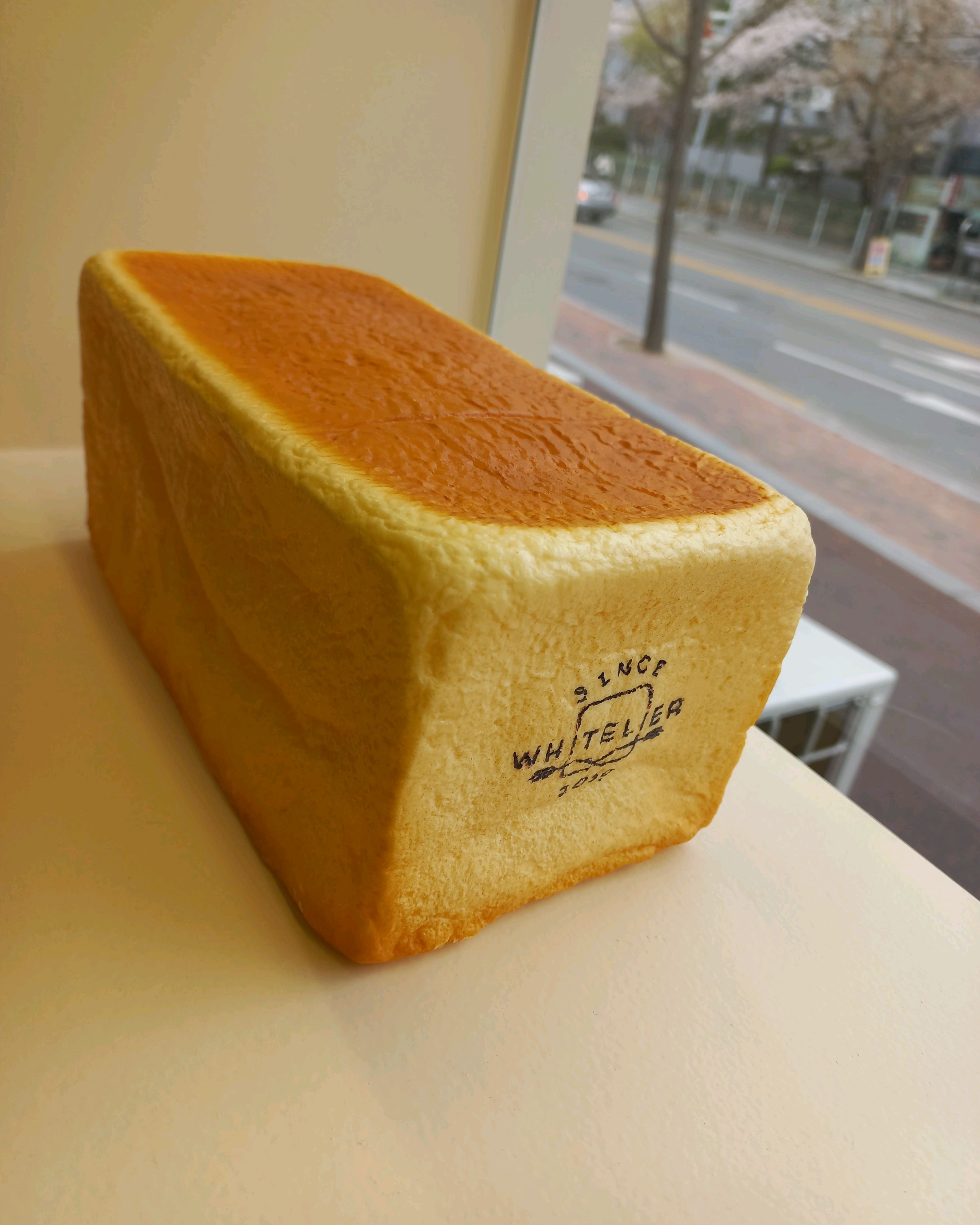 다른지역에 놀러왔다가 바로 살 수 있어서 들어갔어요! 줄을 안서도 돼서 좋었고, 식빵이 맛