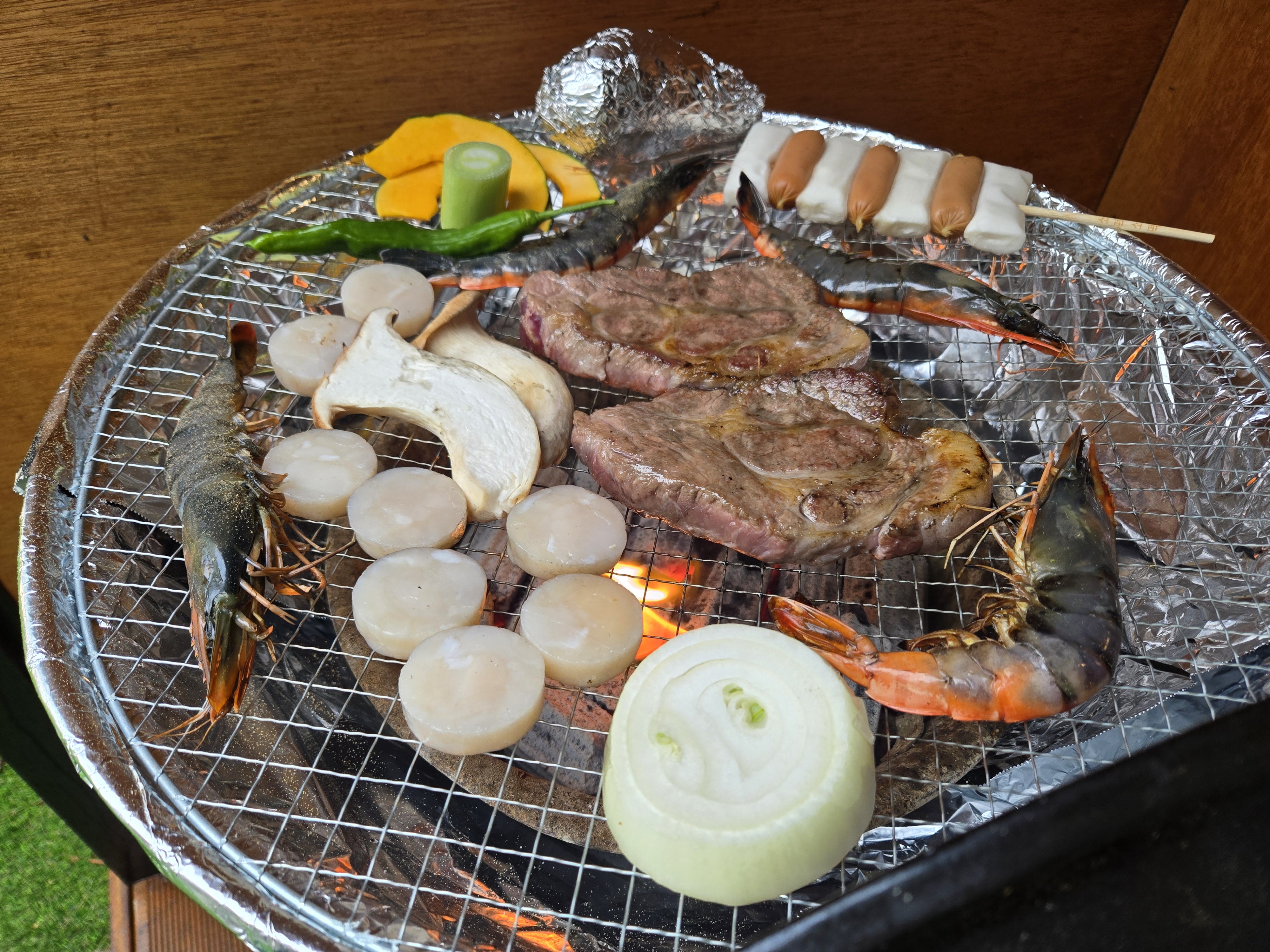 비가오길래 캠핑감성을 느끼고싶어서 검색한 후 찾아왔어요! 빗소리 들으면서 고기를 구워먹으니