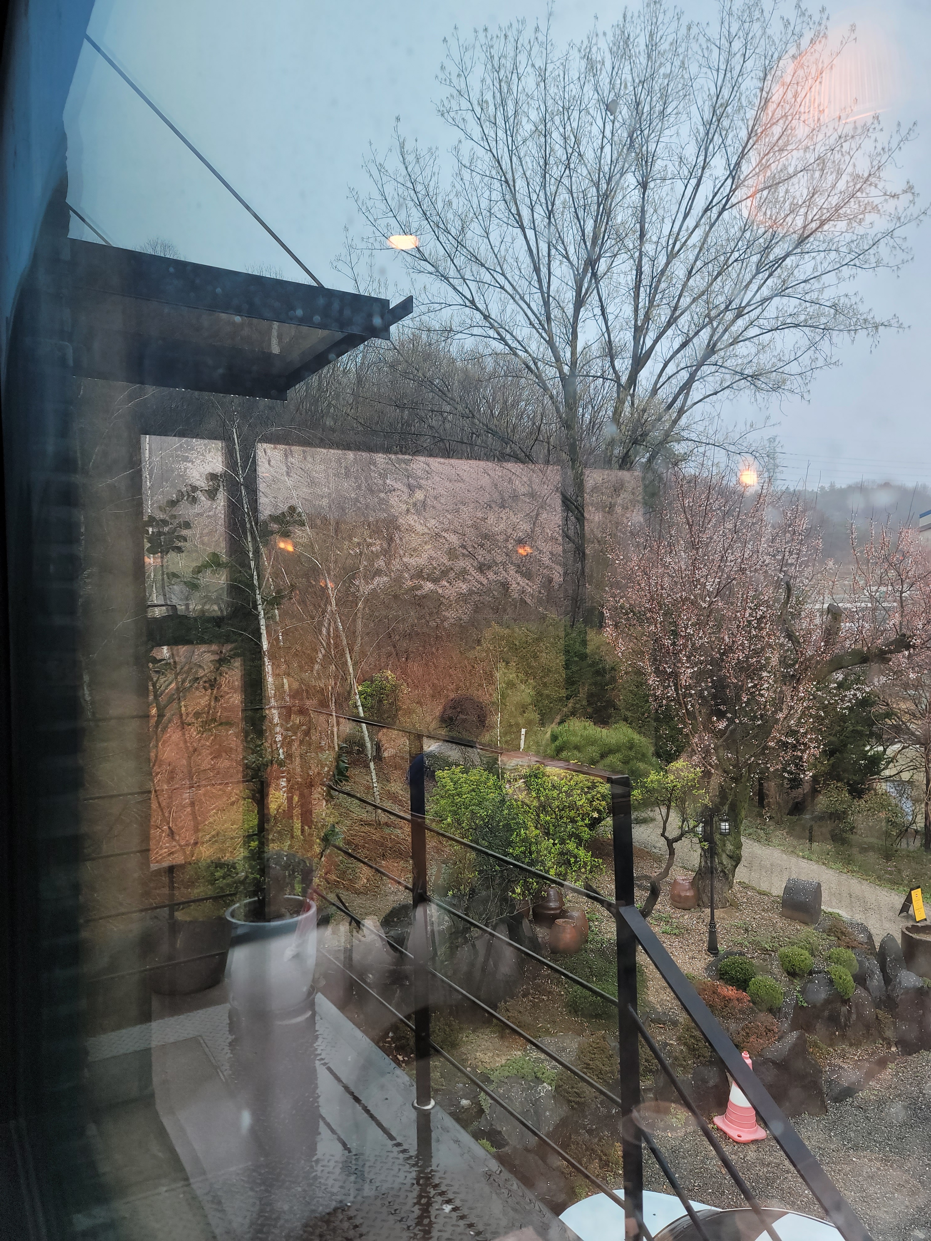 빵 , 커피 다 맛있고 뷰도 너무 좋아요 - 대전 맛집 더노은로