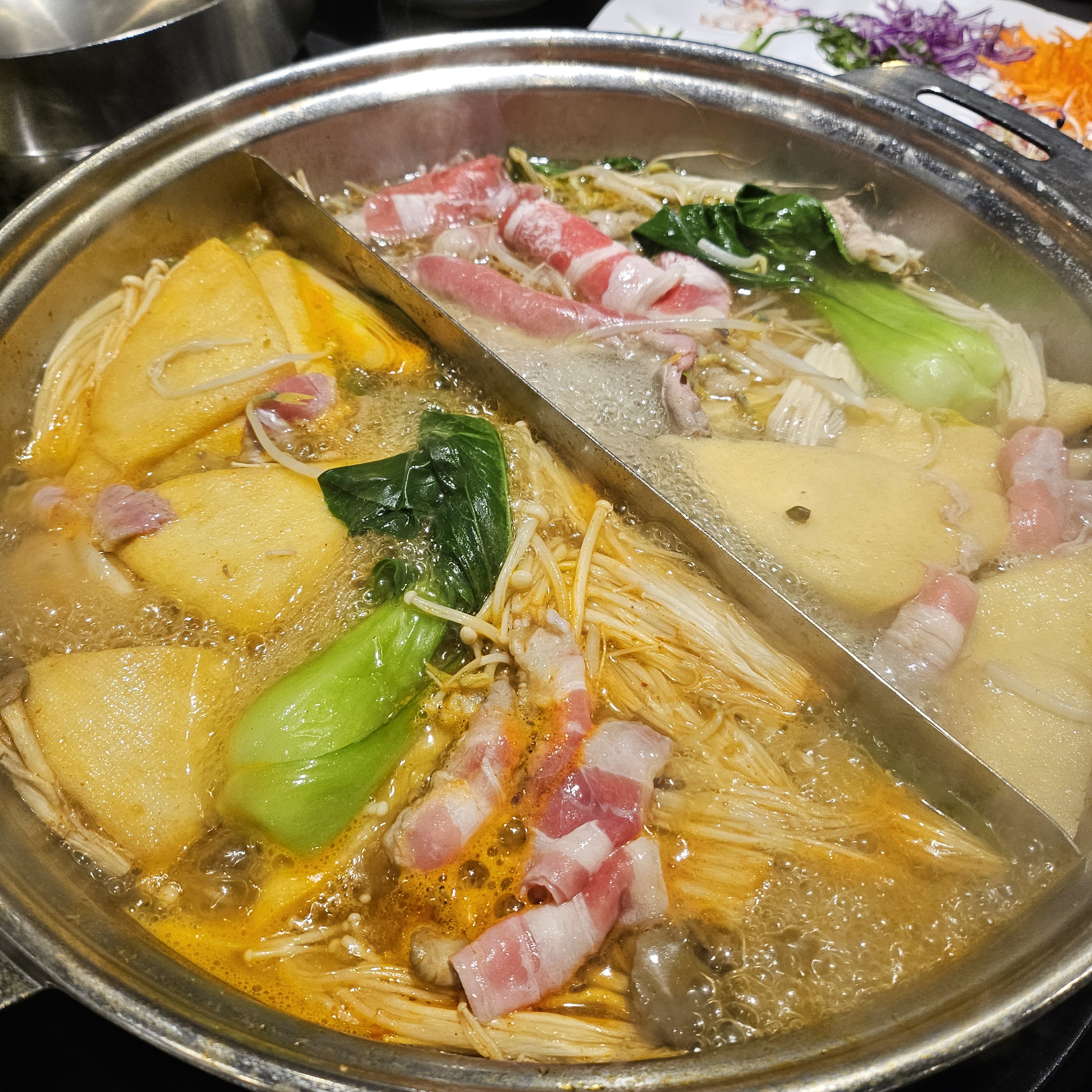 재료 다양하고 이것저것 먹을 수 있어서 맛있게 먹었습니다! - 군산 수송동 맛집 소담촌 군산점