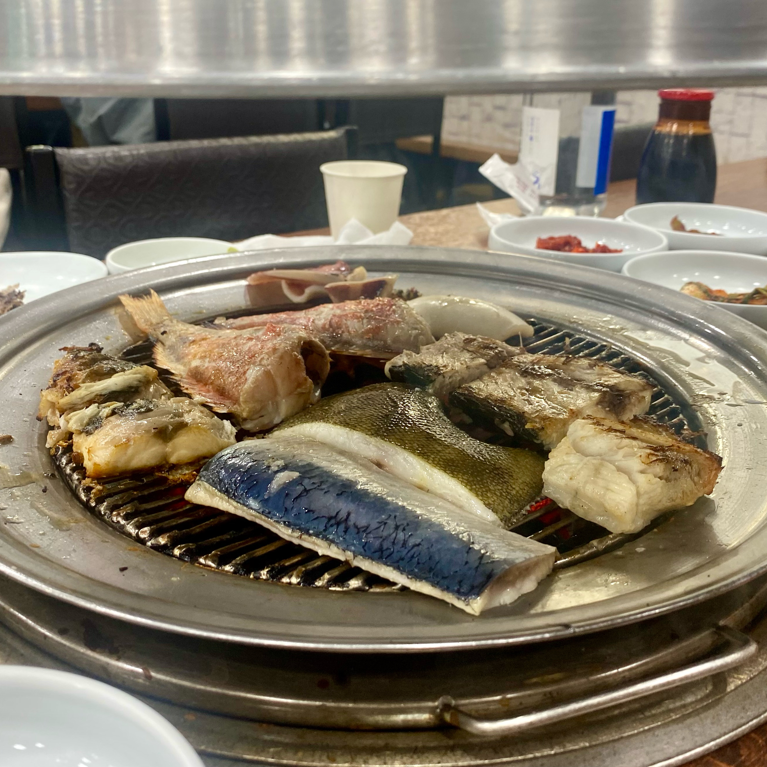 오랜만에 왔더니 번듯한 신식 건물로 바껴서 놀랐어요ㅋㅋ - 아바이마을 맛집 88생선구이