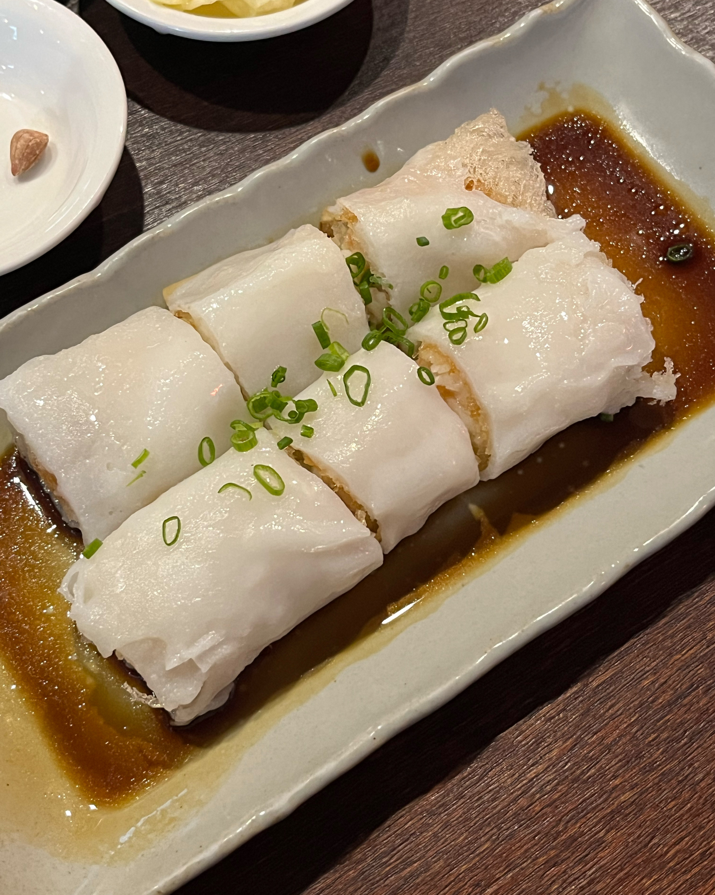 다양한 종류의 딤섬이 준비되어 있고, 식사류로 주문했던 짬뽕과 가지덮밥 둘다 맛있었어요. 