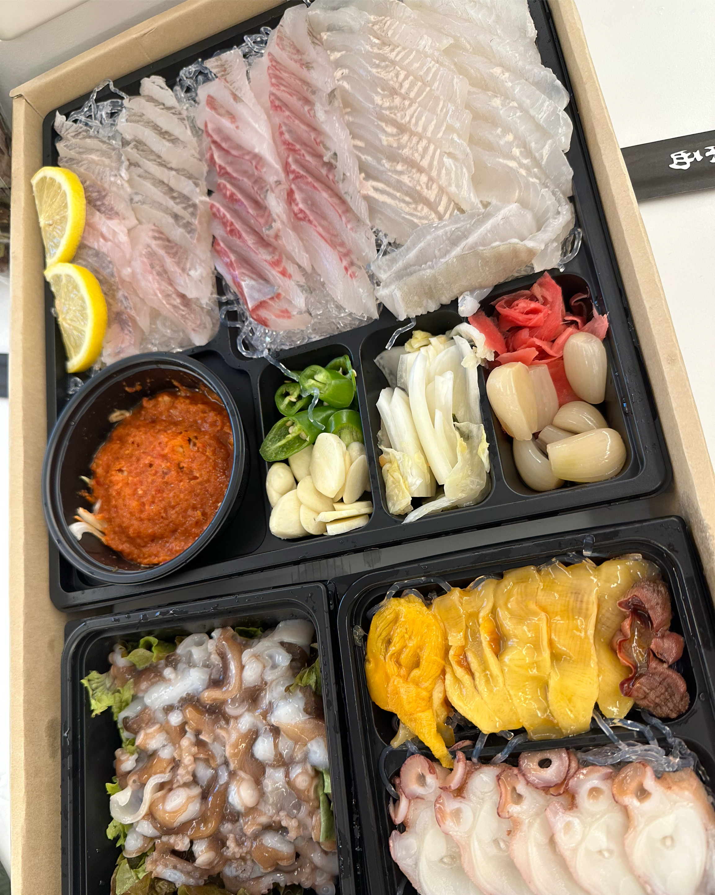 여행와서 포장했는데 가게에 사람도 많더라구요 - 경포대 맛집 강릉맛집 강릉횟집 천둥회와물회 경포대점