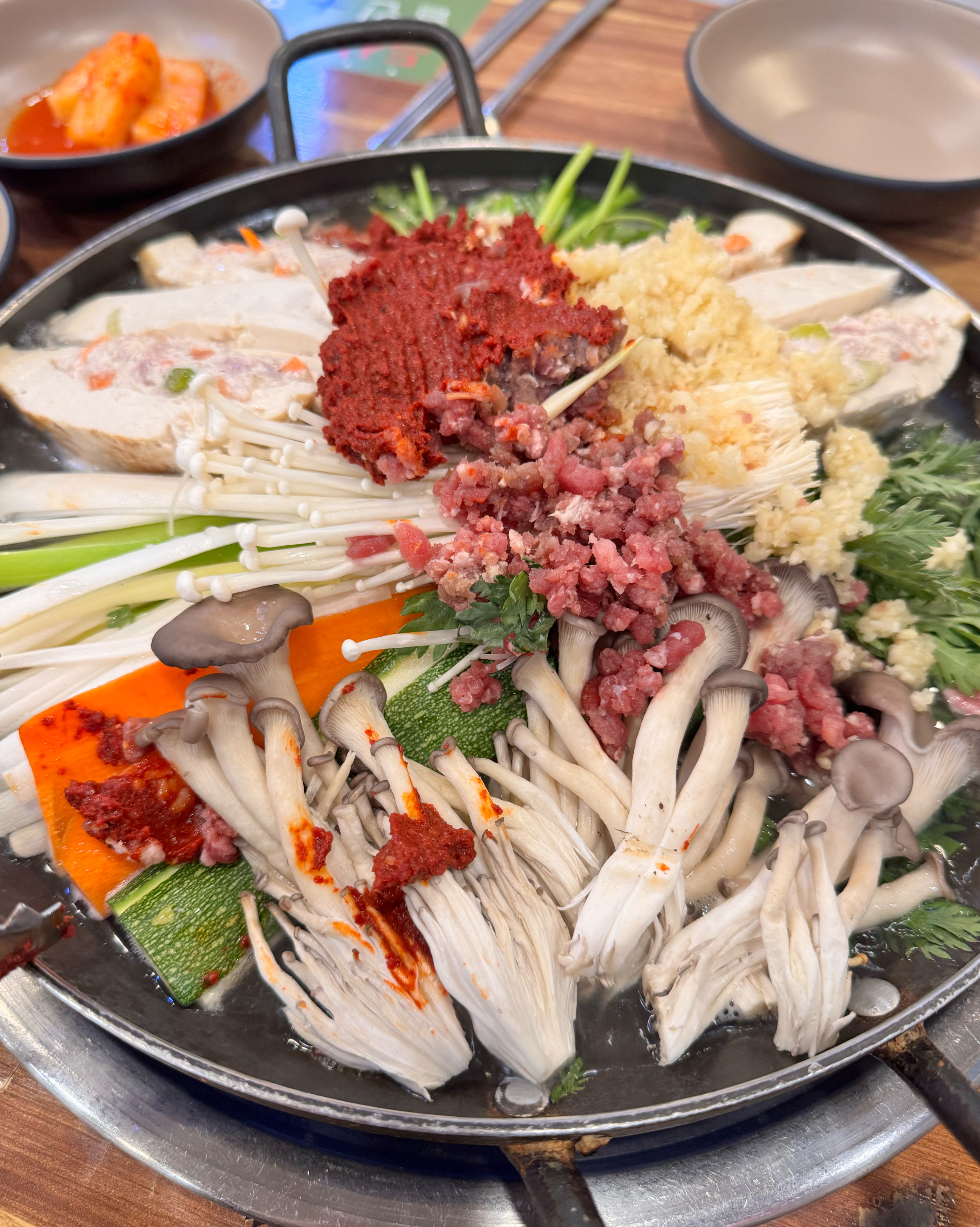 저장만 해놓고 벼르다 첫 방문... - 대전 맛집 매봉식당 계족산본점