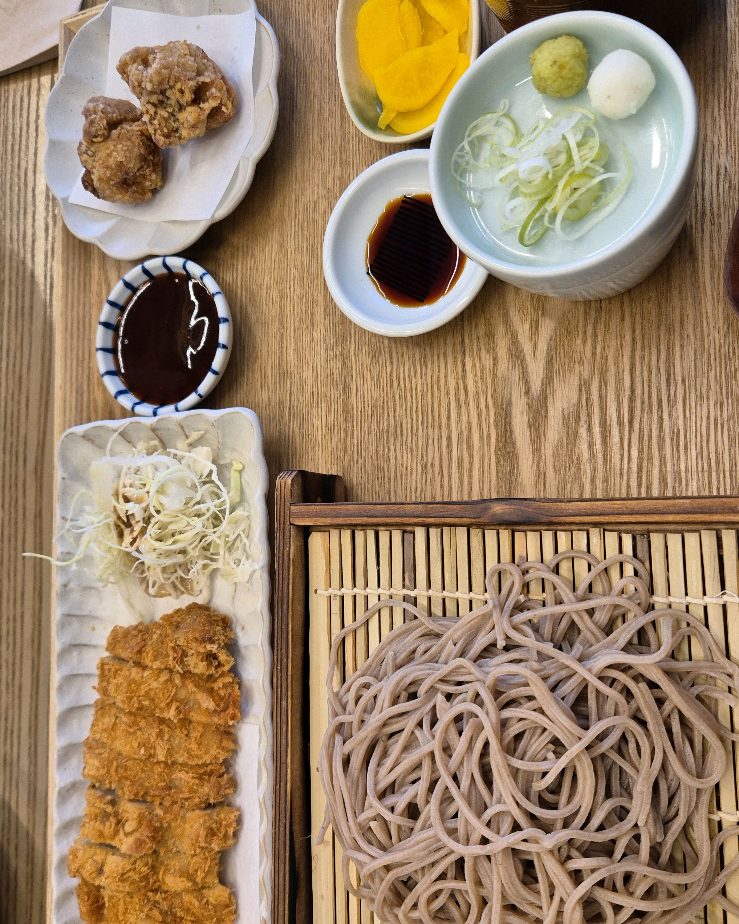 미나미에서 처음 먹어봤는데 정말 맛있어요! 소바정식 양도 많고 직원분도 친절하셔서 다음에 