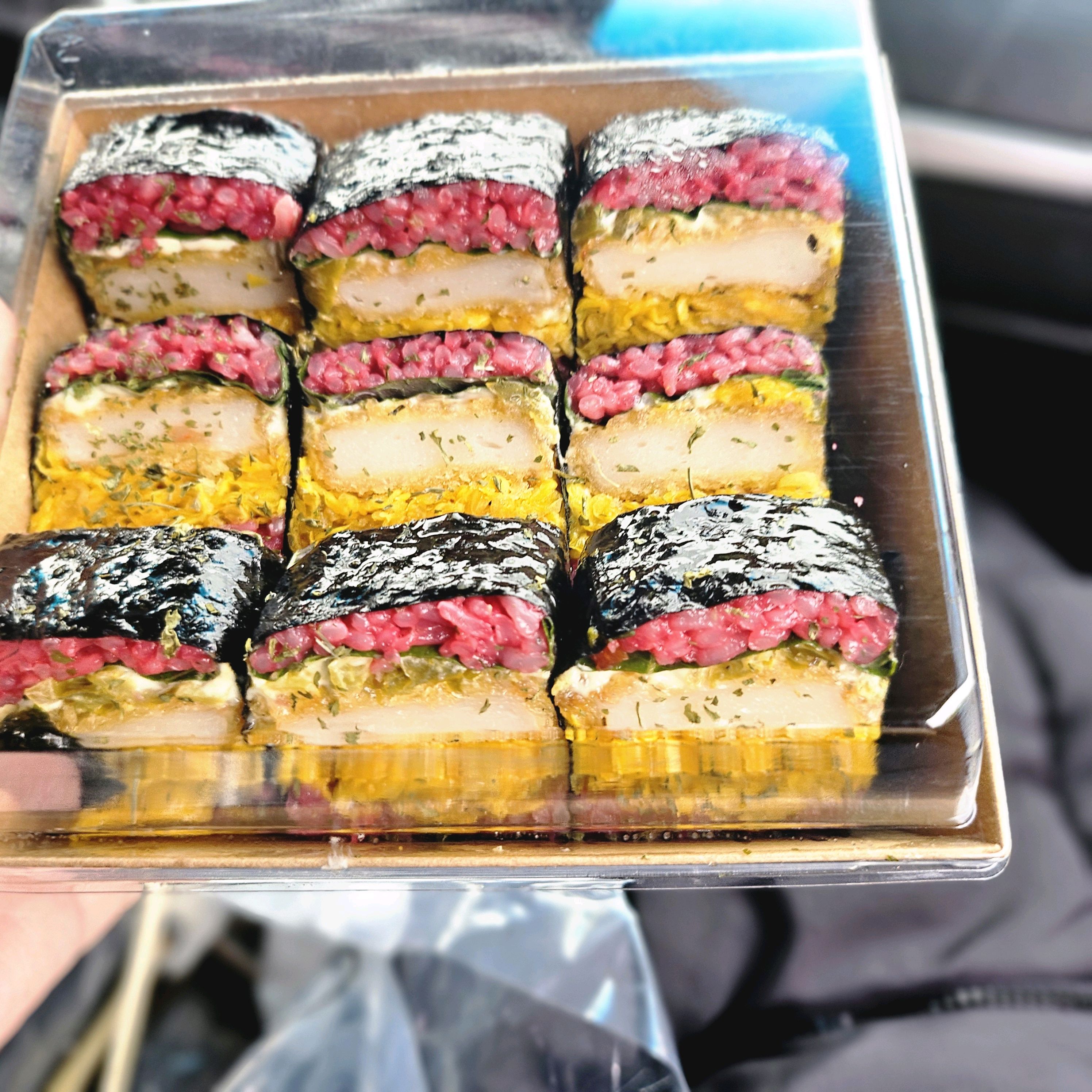 해녀김밥 본점이라고해서 아침에 이동하면서 포장해서 먹었어요. - 제주 맛집 해녀김밥 본점