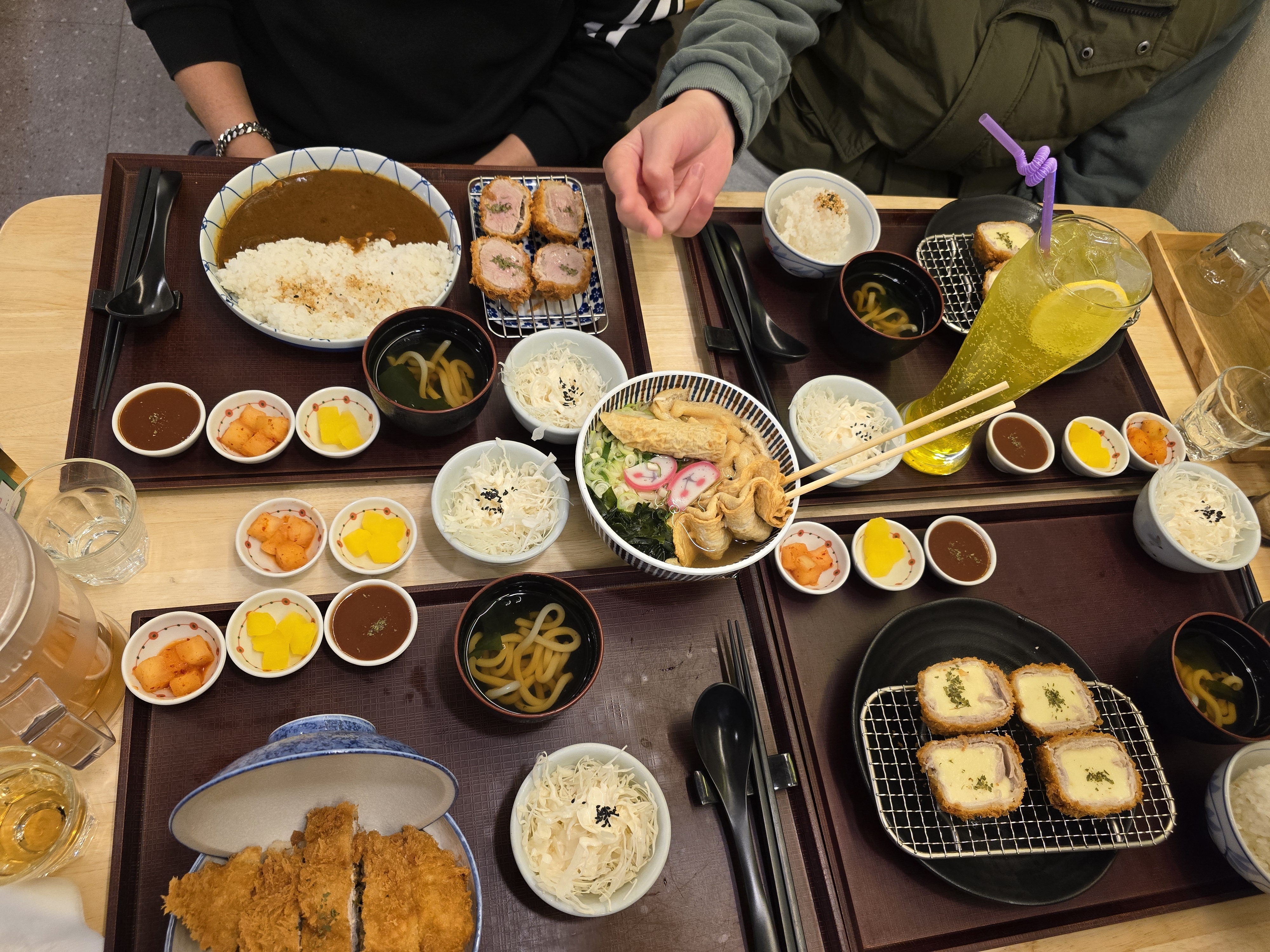 돈카츠 바삭하구 맛있어옹!! 매장도 크고 특히 우동이 미친맛🥺🥺💕💕🫰🏻🫰🏻 - 불당동 맛집 수제일피돈카츠 신불당점
