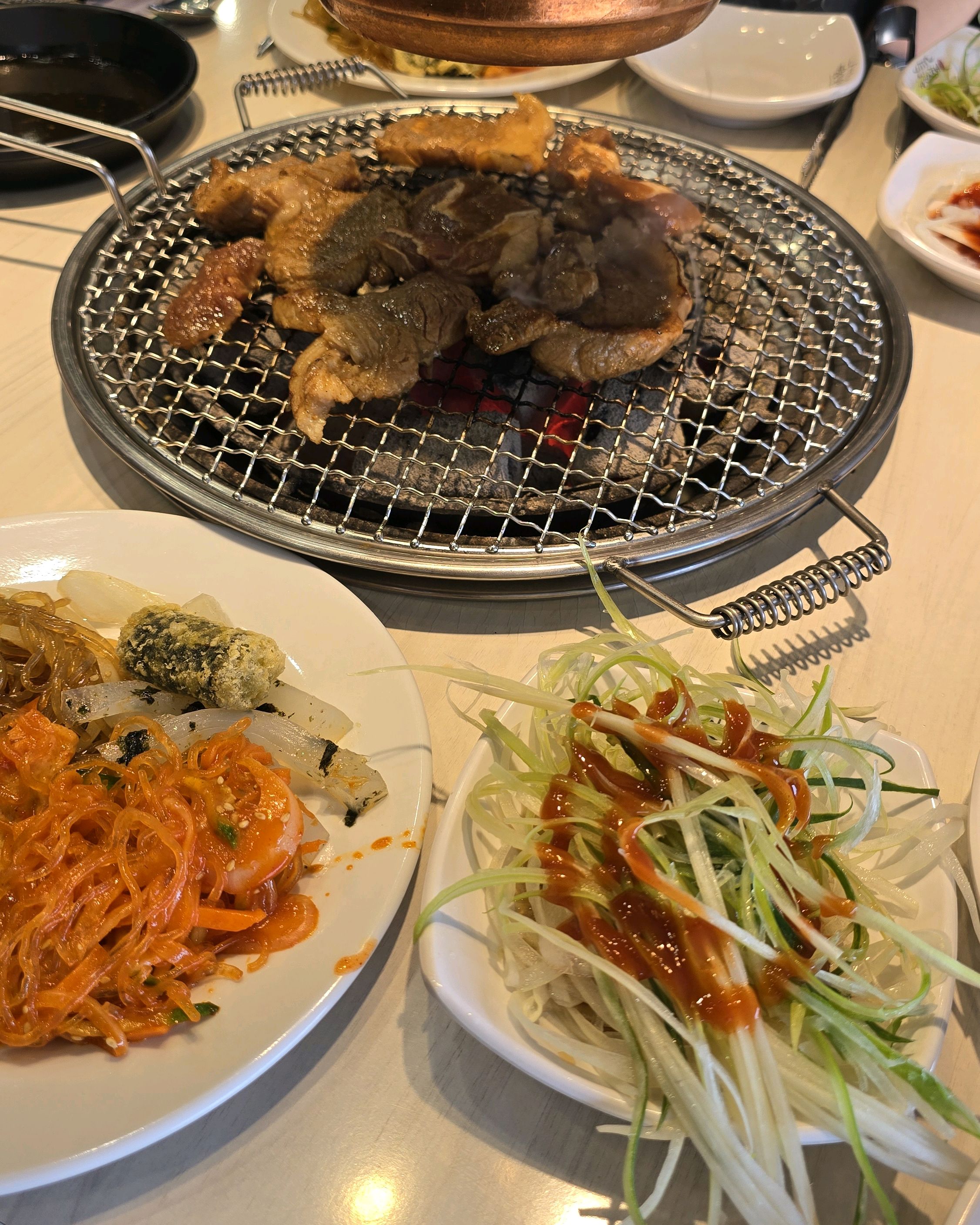 가성비를 넘어 가심비까지 만족시켜주는 곳이네요. 여기는 갈비가 그야말로 시그니처입니다. 갈