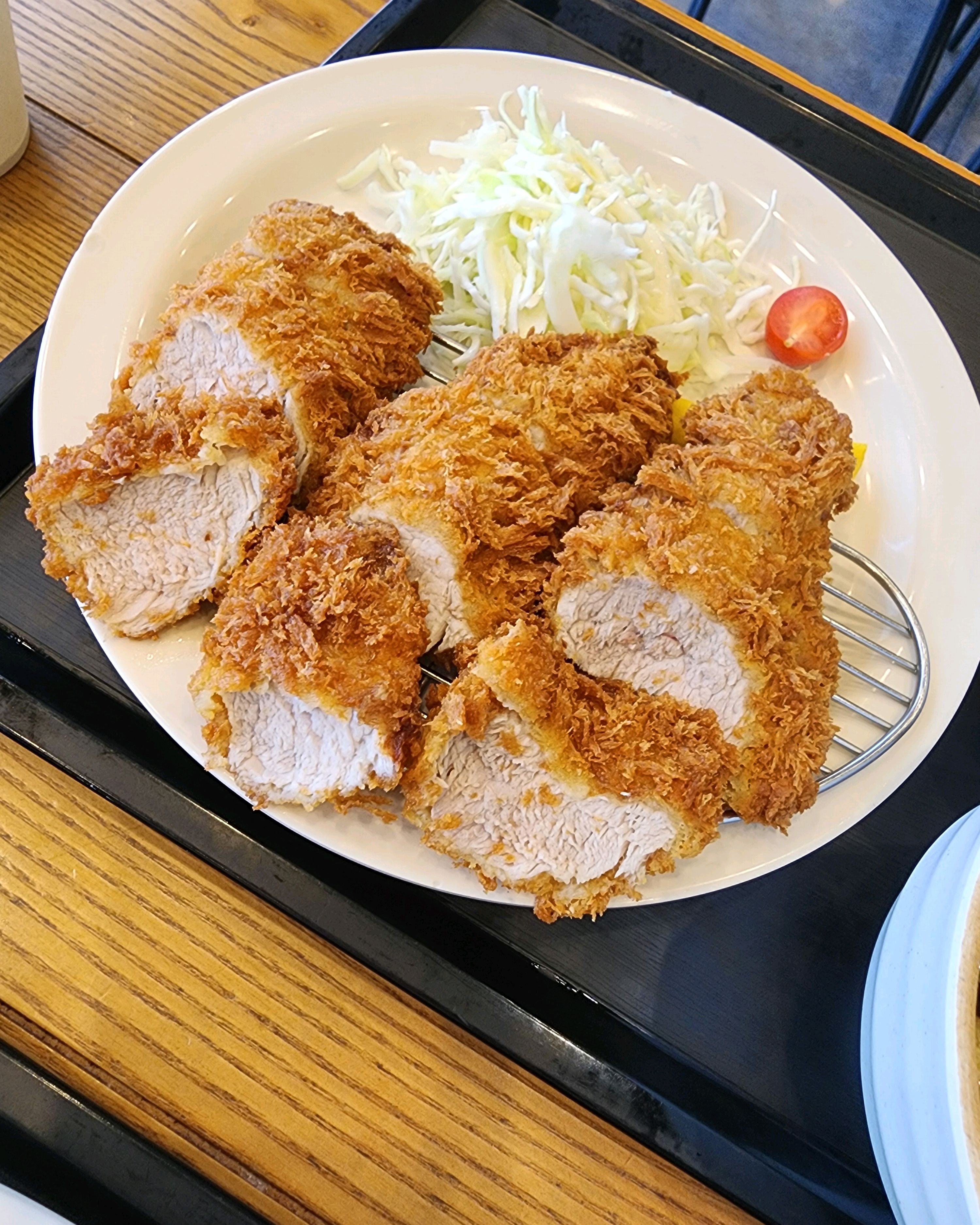 주말에 가족과 함께 방문했는데 아이가 좋아하네요 - 전주 평화동 맛집 홍익돈까스 전주평화점