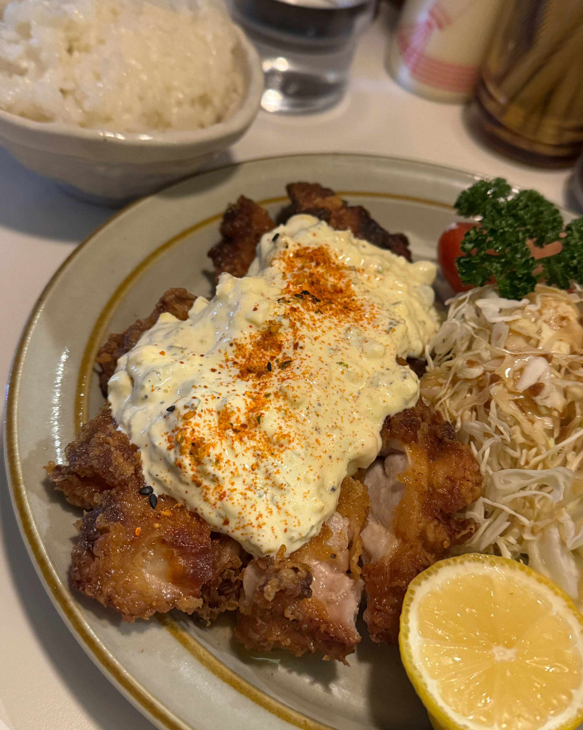 요즘엔 치킨난반을 하는 곳들이 조금씩 생기고 있는데, 다른 곳 보다도 확실히 맛있어요. 타