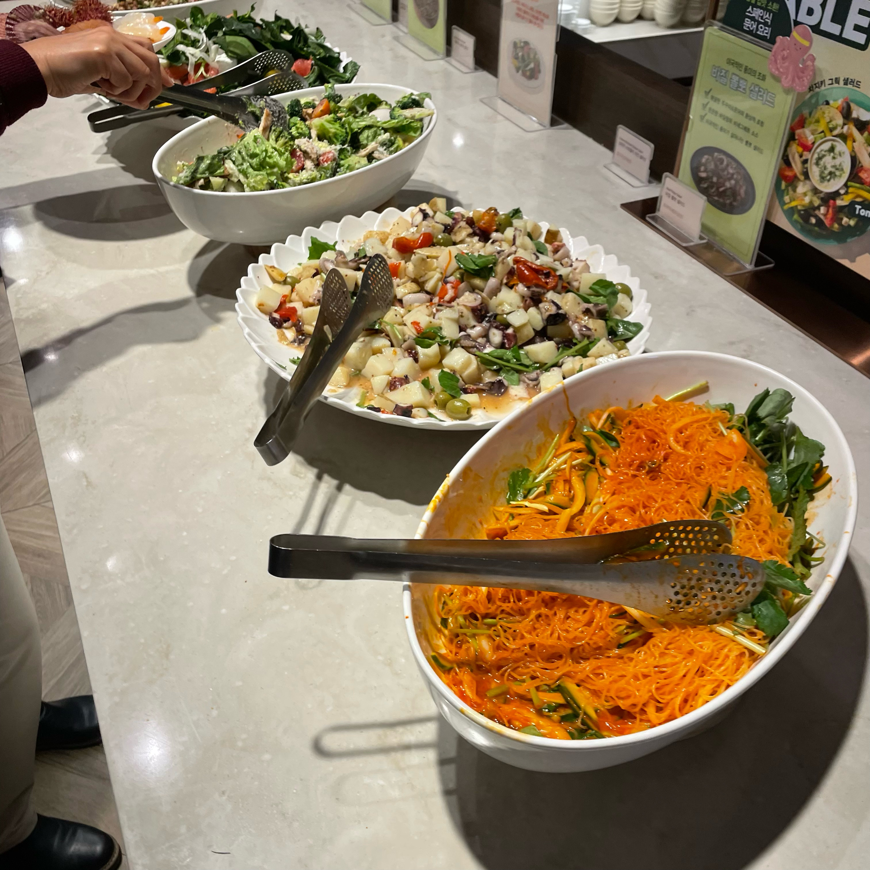 처음 방문했는데 맛있게 잘 먹었습니다. 직원 분들도 너무 친절하셨어요.! - 창원 롯데백화점 맛집 빕스 창원롯데백화점점